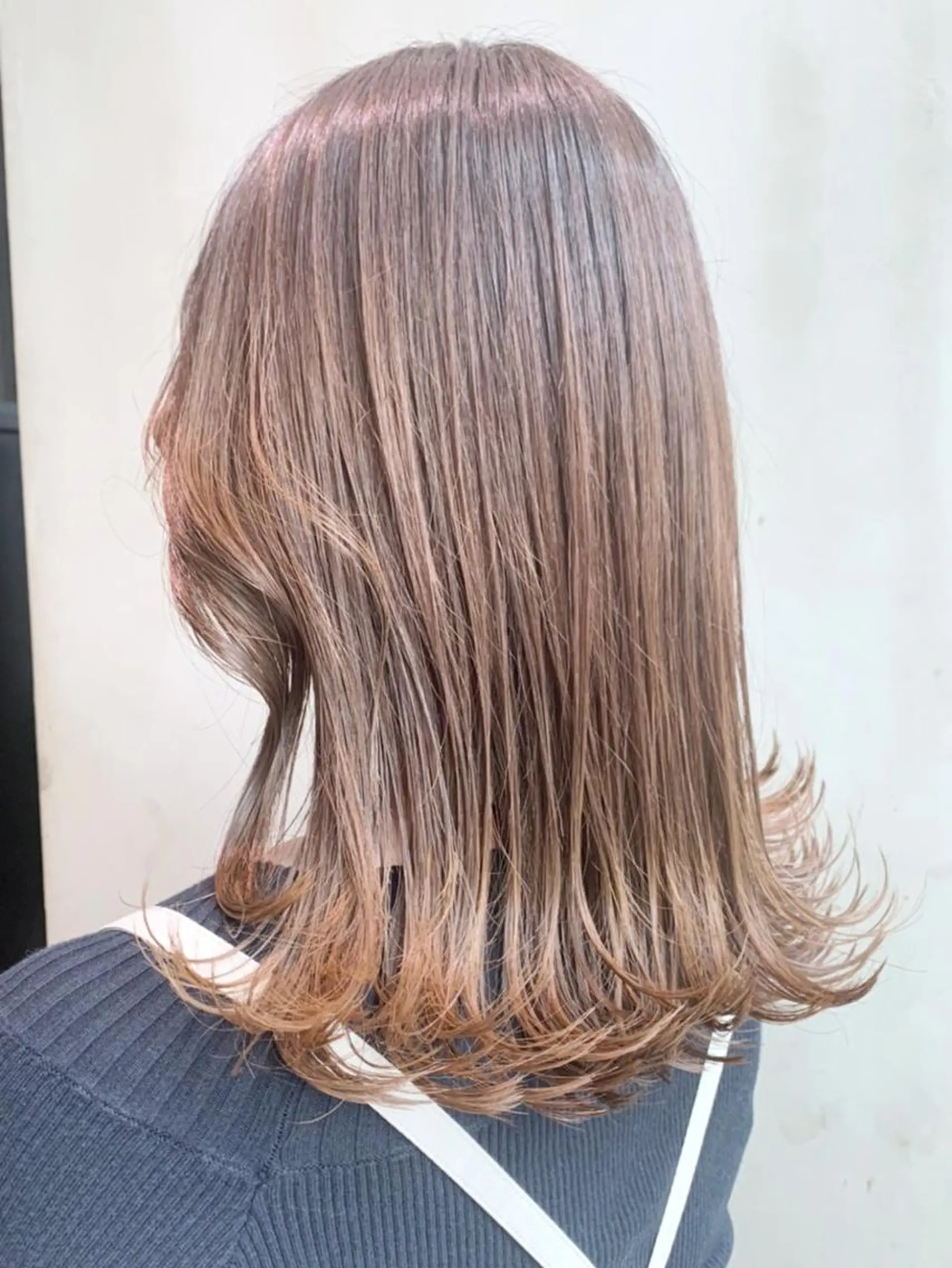 ミディアム カラー ベージュカラー セピアベージュ ITbyALBUM 中野店のヘアスタイル
