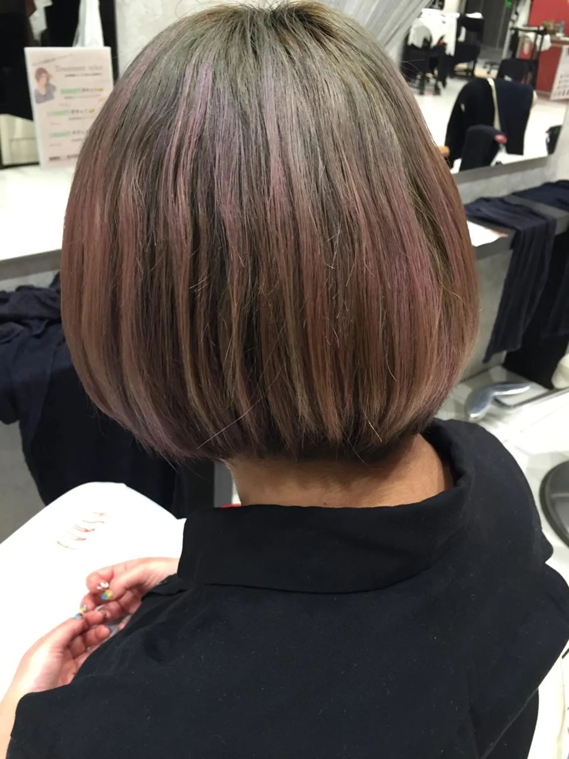 ショート カラー ハイライトカラー ボブ ハイライト カット ヘアカラー Earth岩槻店 YAGIのヘアスタイル