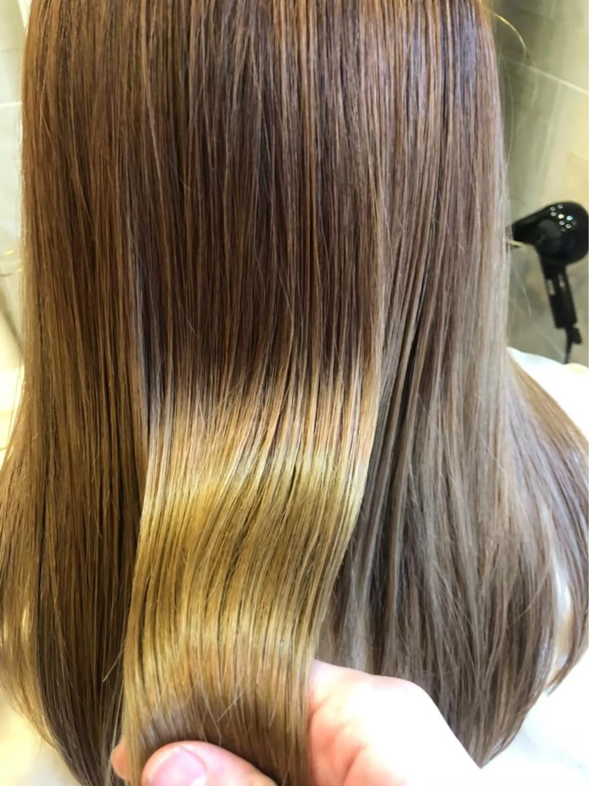 ロング イヤリングカラー Ai 浅草橋店のヘアスタイル