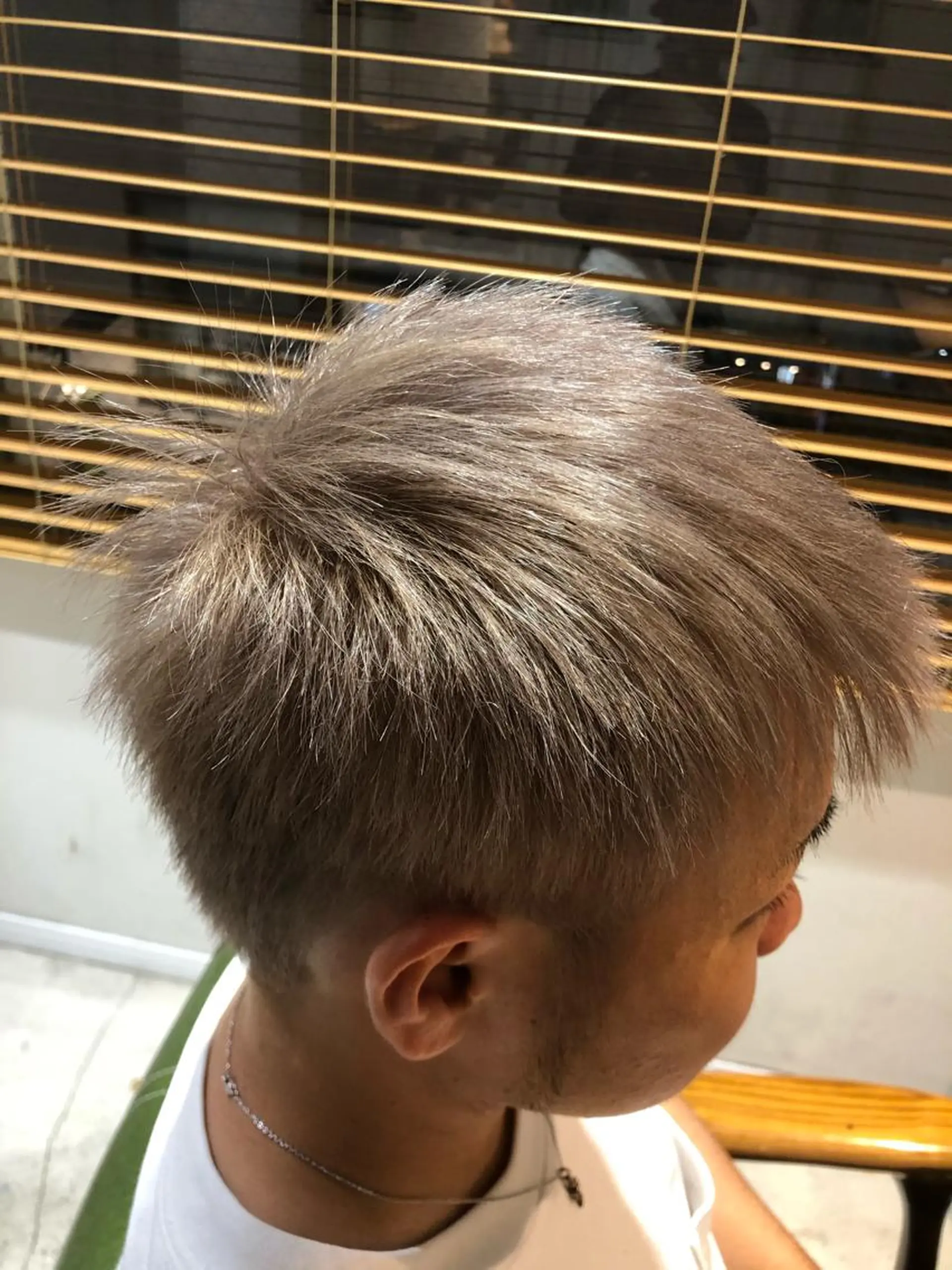 ショート カット ヘアカラー 新宿韓国風レイヤー カット内田智大のヘアスタイル