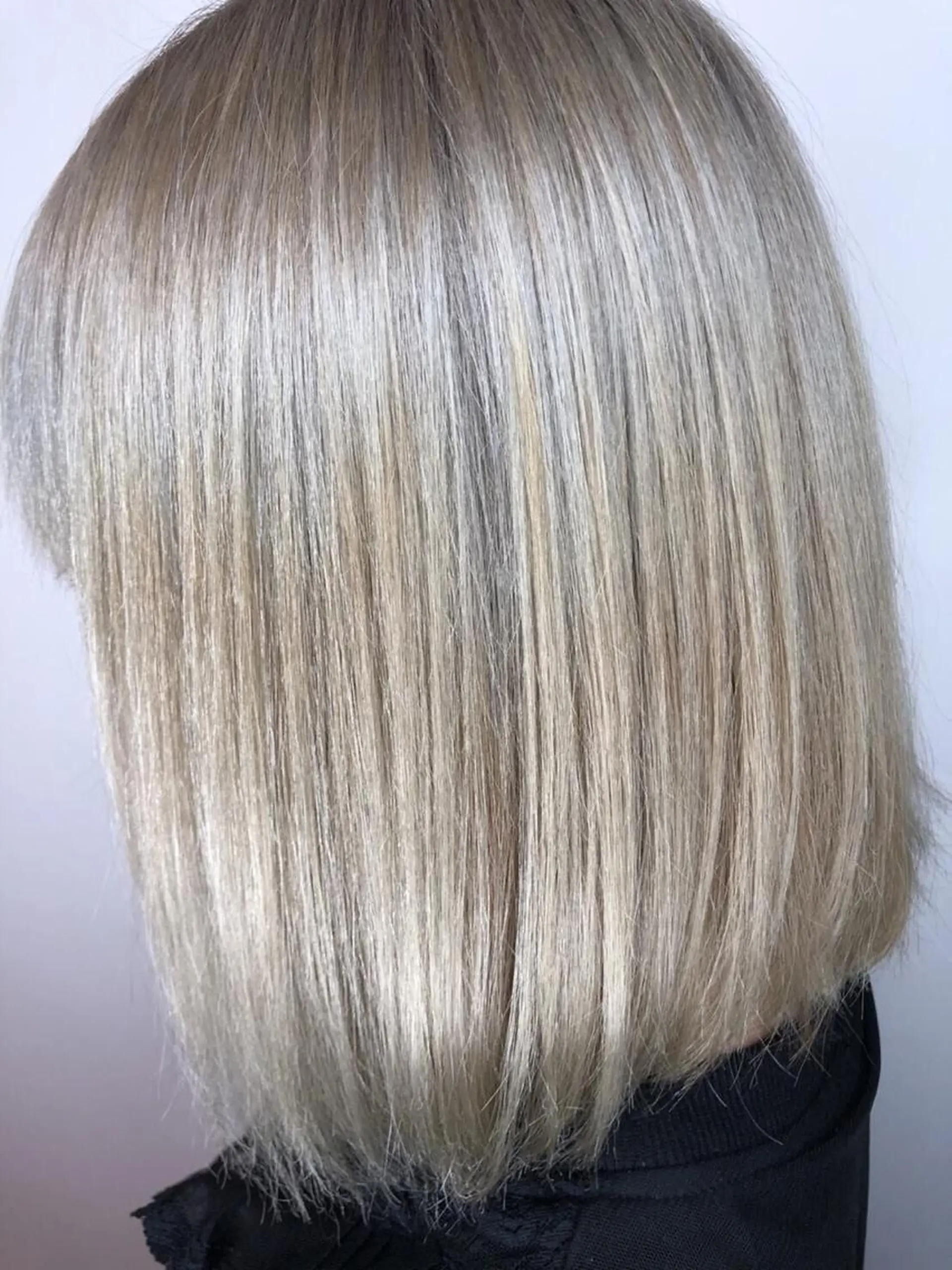 ミディアム カラー ベージュカラー ホワイトベージュ CoCooN satoshiのヘアスタイル