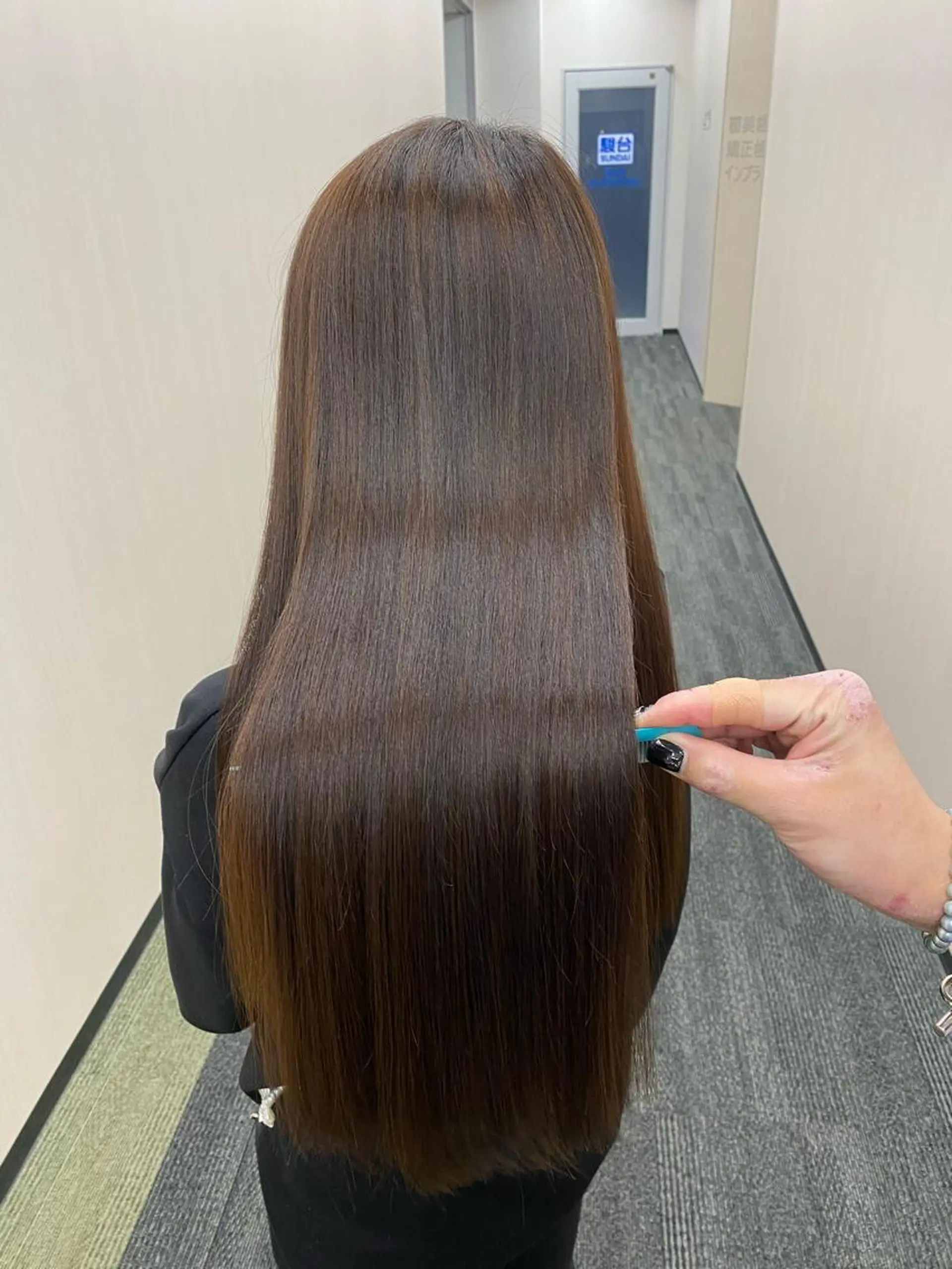 ロング トリートメント 縮毛矯正 大阪ヘアカラー ブリーチmarinaのヘアスタイル
