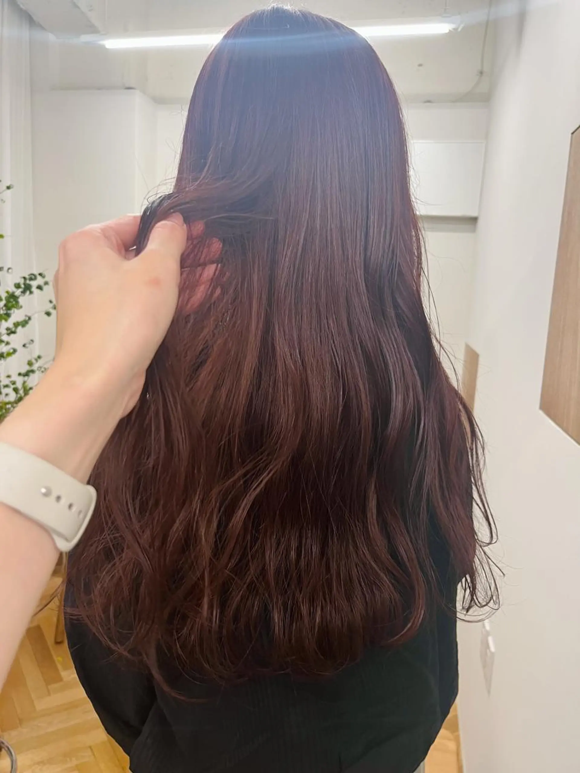 ロング カラー ボルドーカラー ヘアカラー トリートメント 西山 紗耶香🪽 透明感カラー/ボブのヘアスタイル