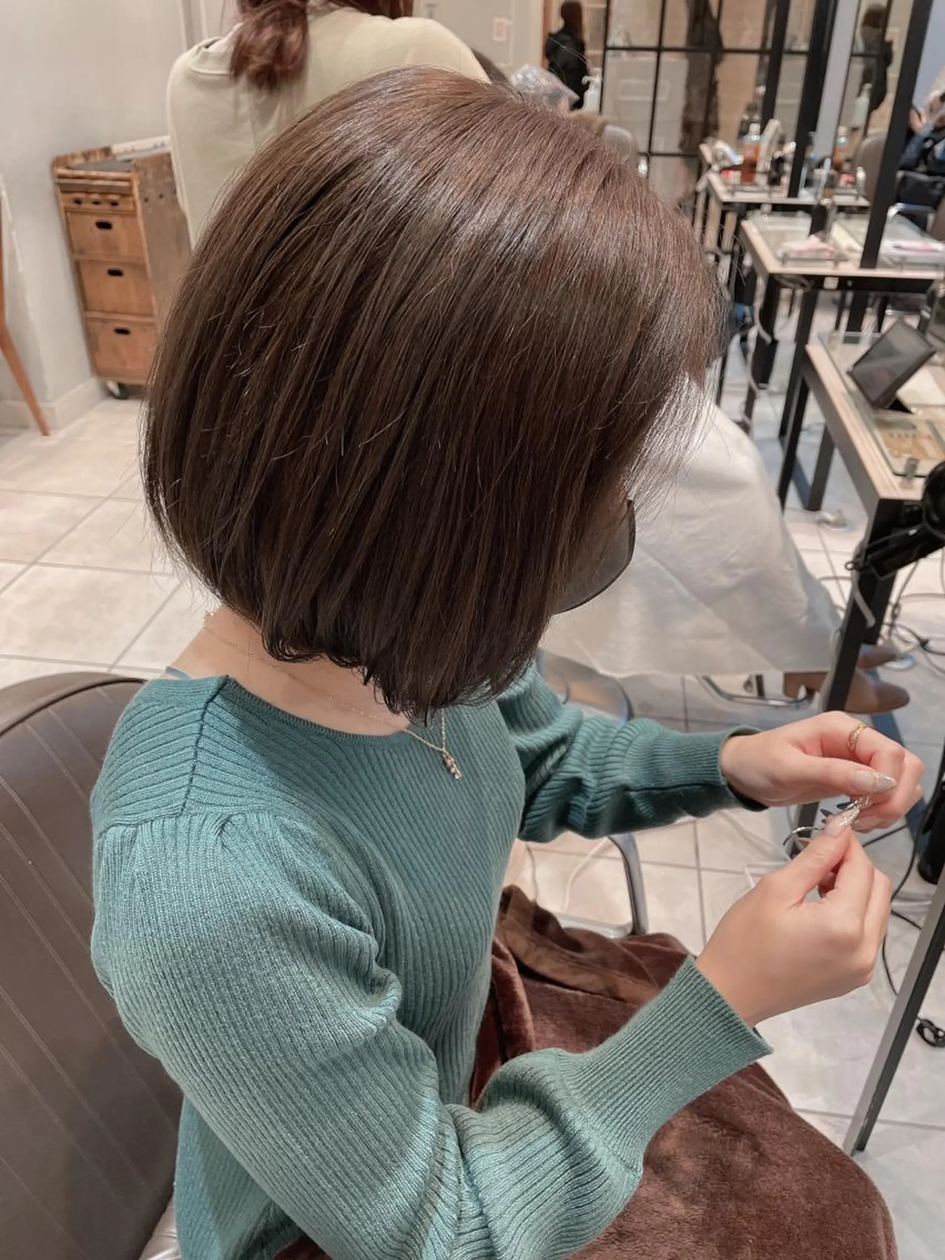 ミディアム カラー グレージュ ボブ カット ヘアカラー トリートメント 🦖鶴岡香純🦖 産休中のヘアスタイル