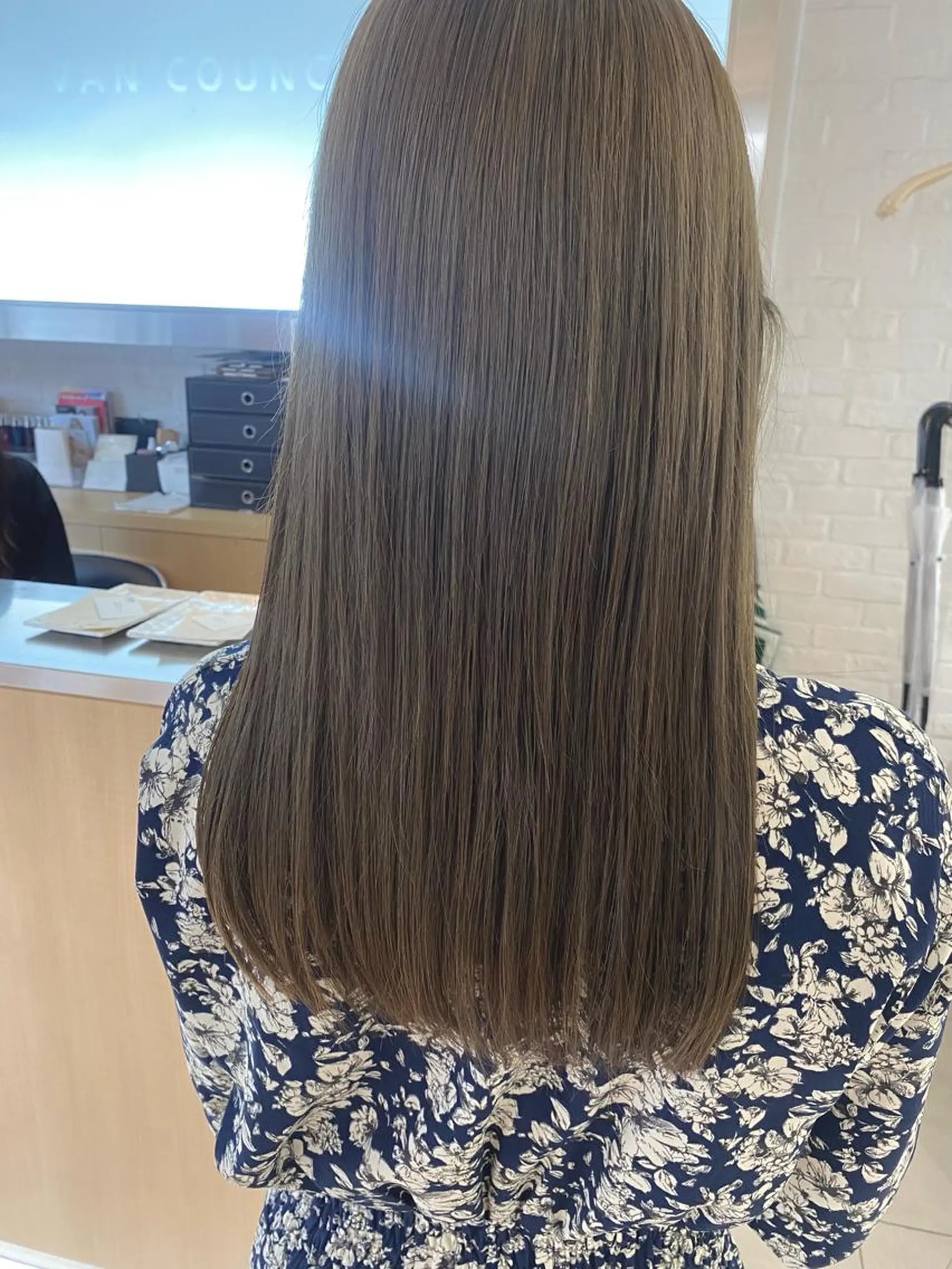 ロング ヘアカラー 大川 綾乃のヘアスタイル
