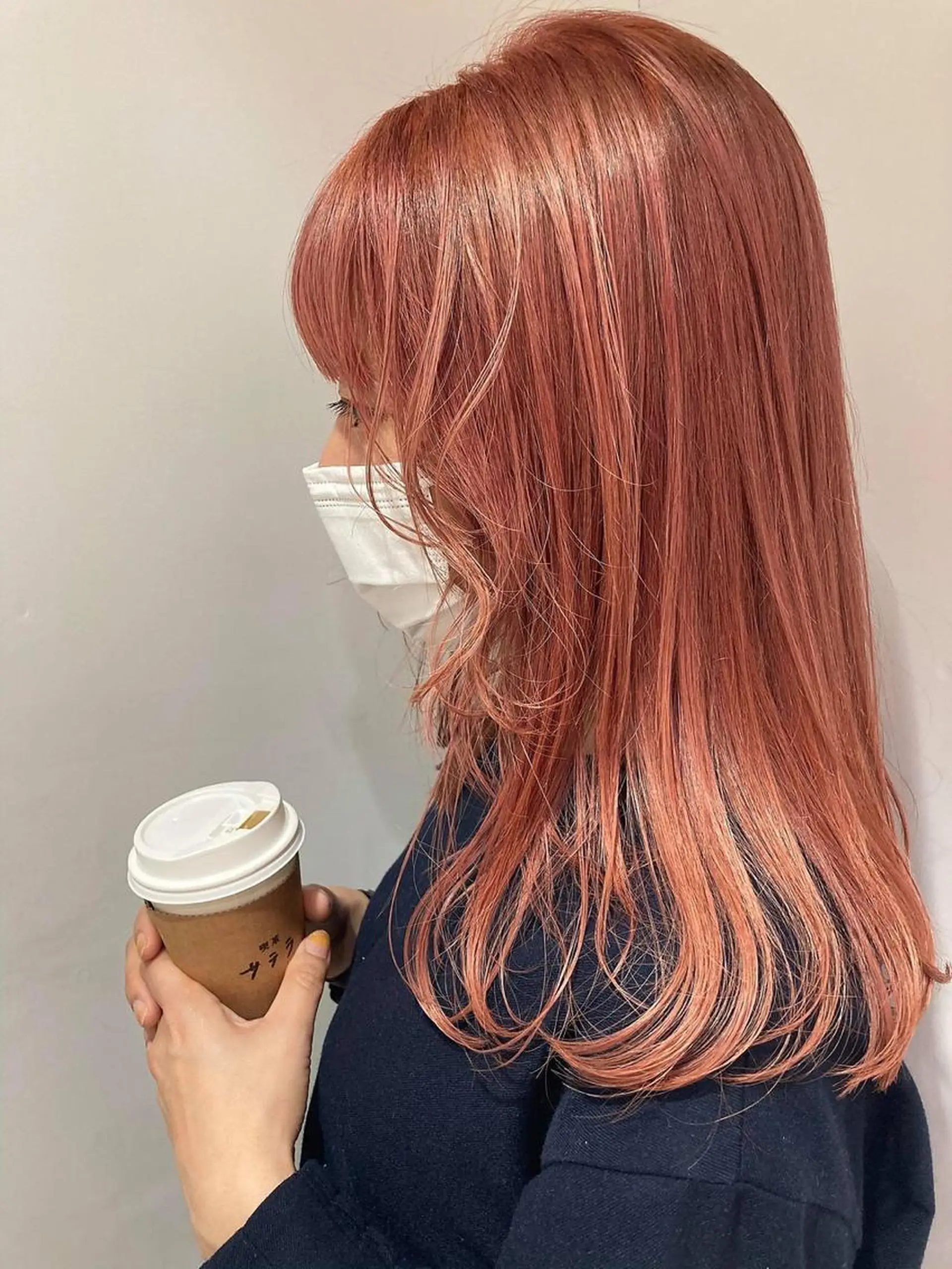 ロング カラー ヘアアレンジ ブリーチ オレンジ ピンクカラー ヘアカラー トリートメント 福壽 優奈のヘアスタイル