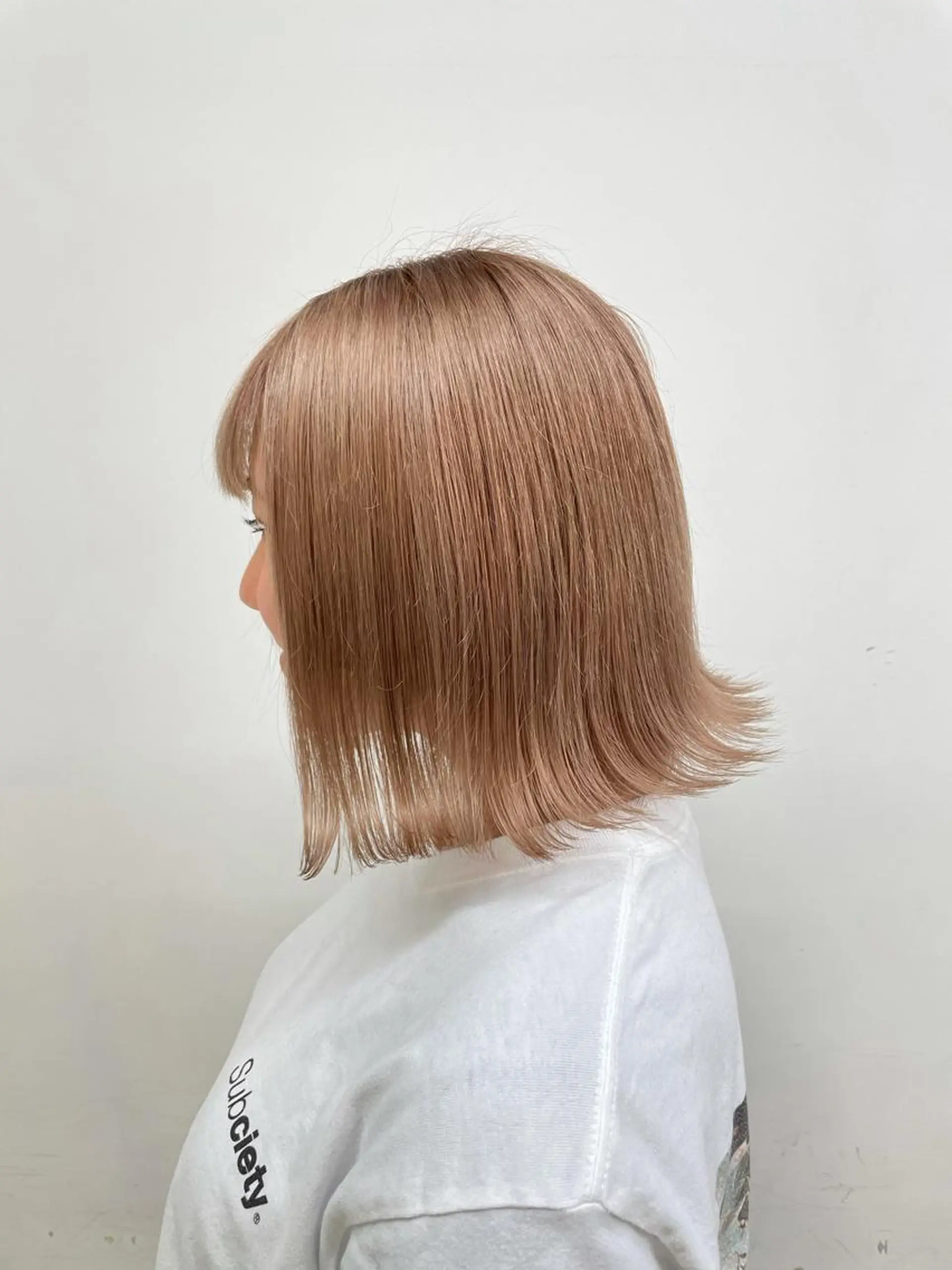 ショート カラー 🩵ハイトーン 美咲🩵のヘアスタイル