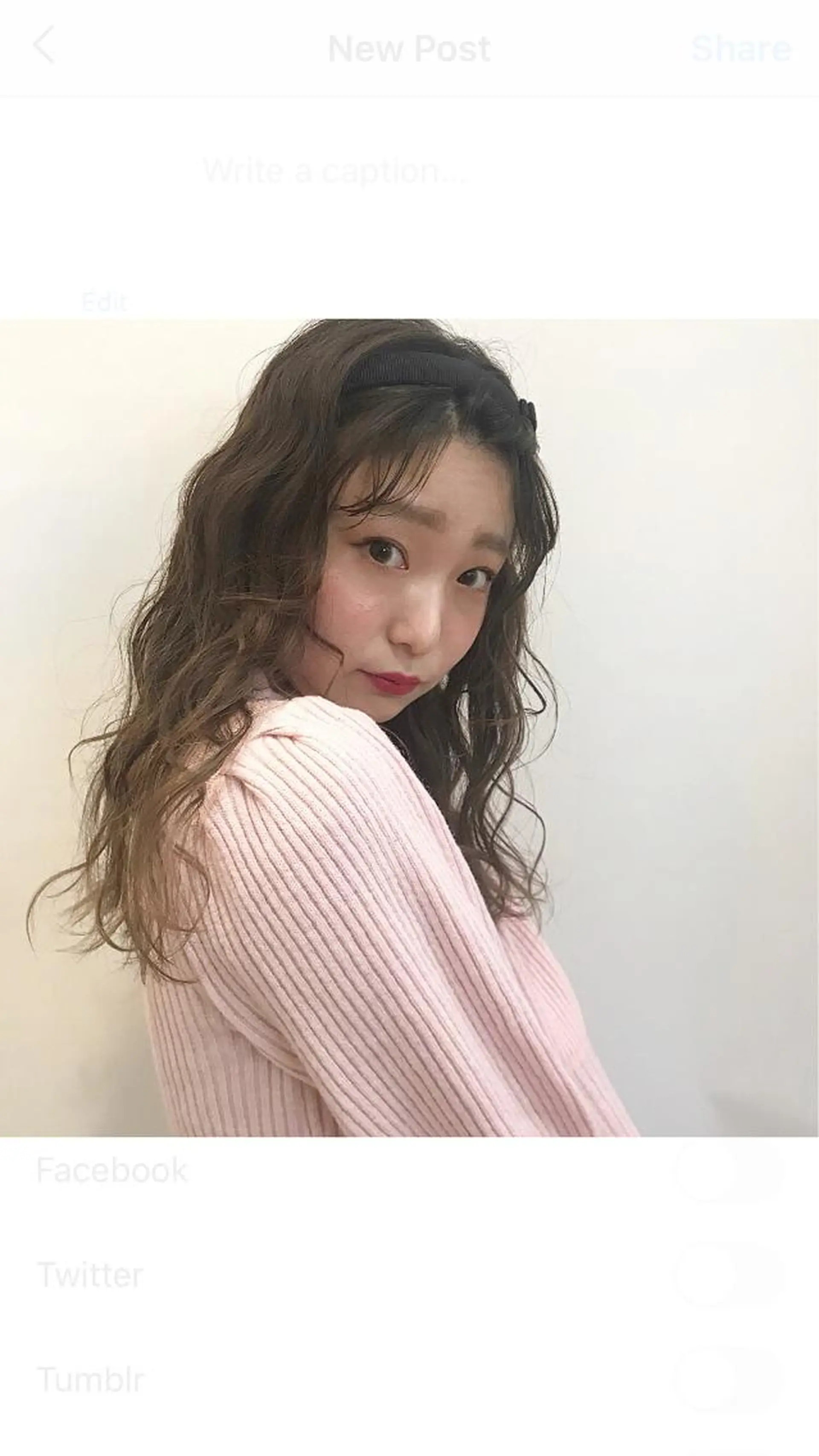 ロング ブリーチなしカラー レイヤーカットのヘアスタイル