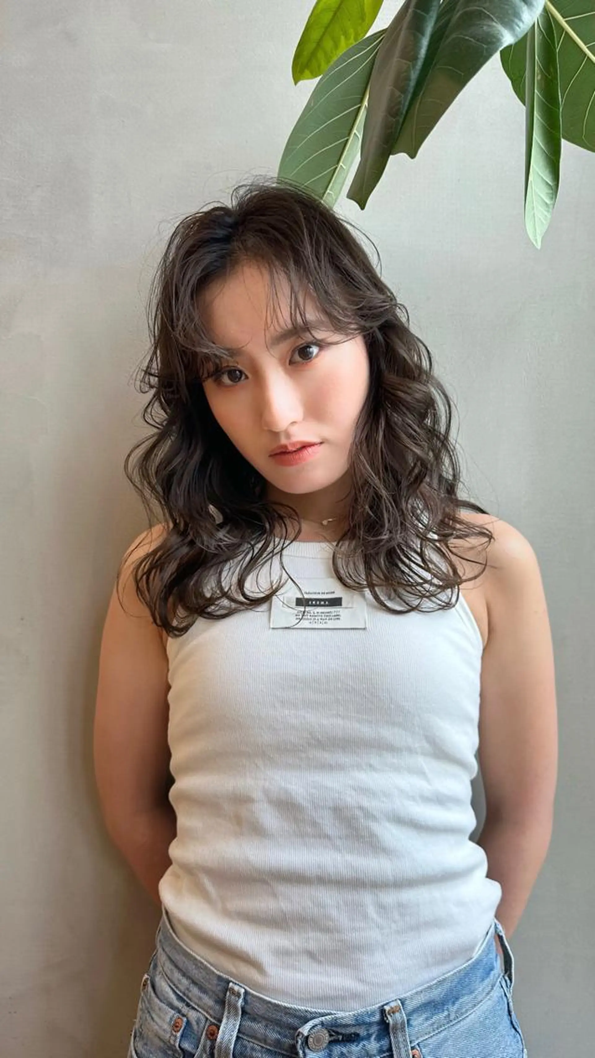 セミロング 顔まわりレイヤー レイヤーカット ハタケナカ コトネのヘアスタイル