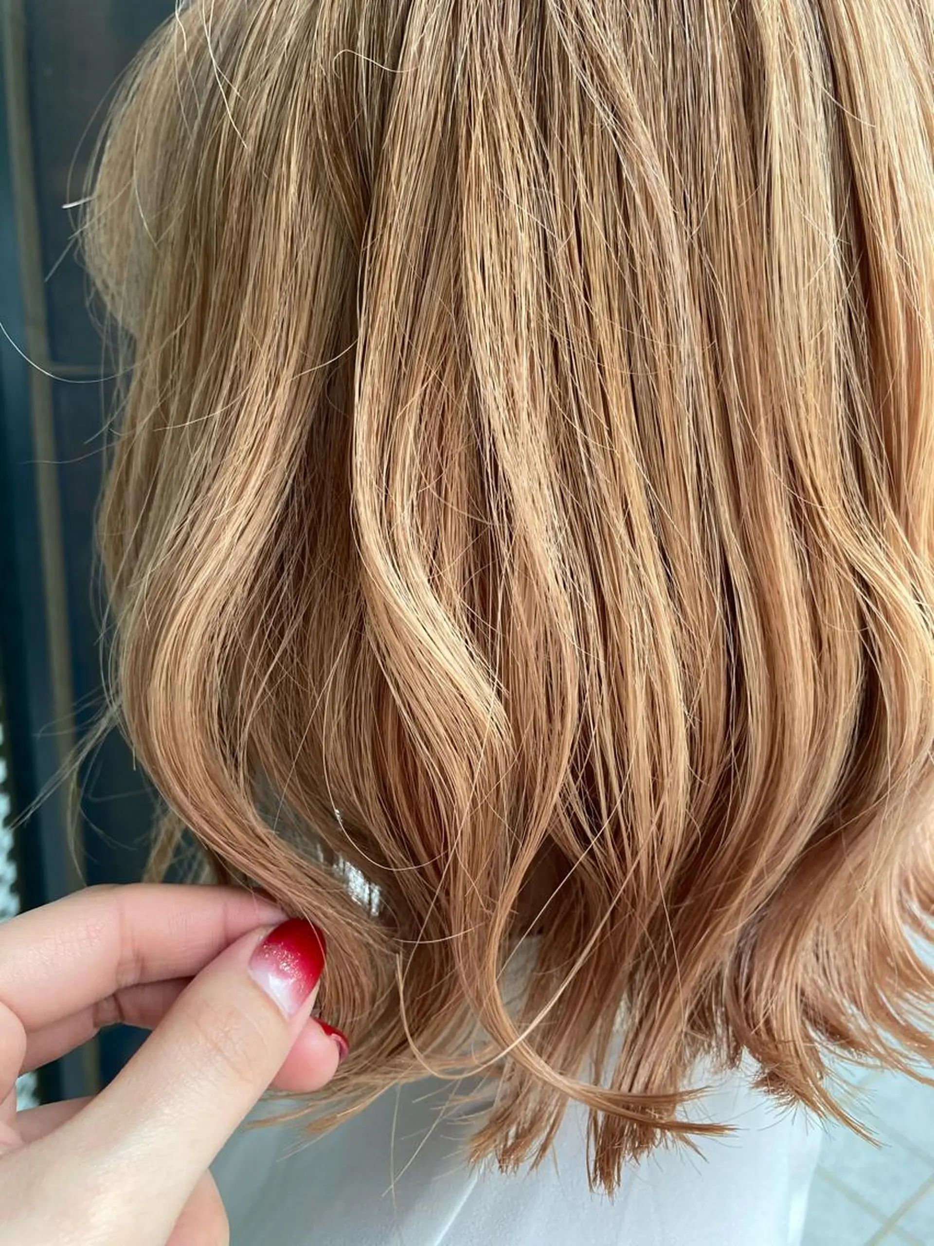 ミディアム カラー ベージュカラー ブリーチ ダブルカラー ミルクティーベージュ ヘアカラー 宮原 佳苗のヘアスタイル