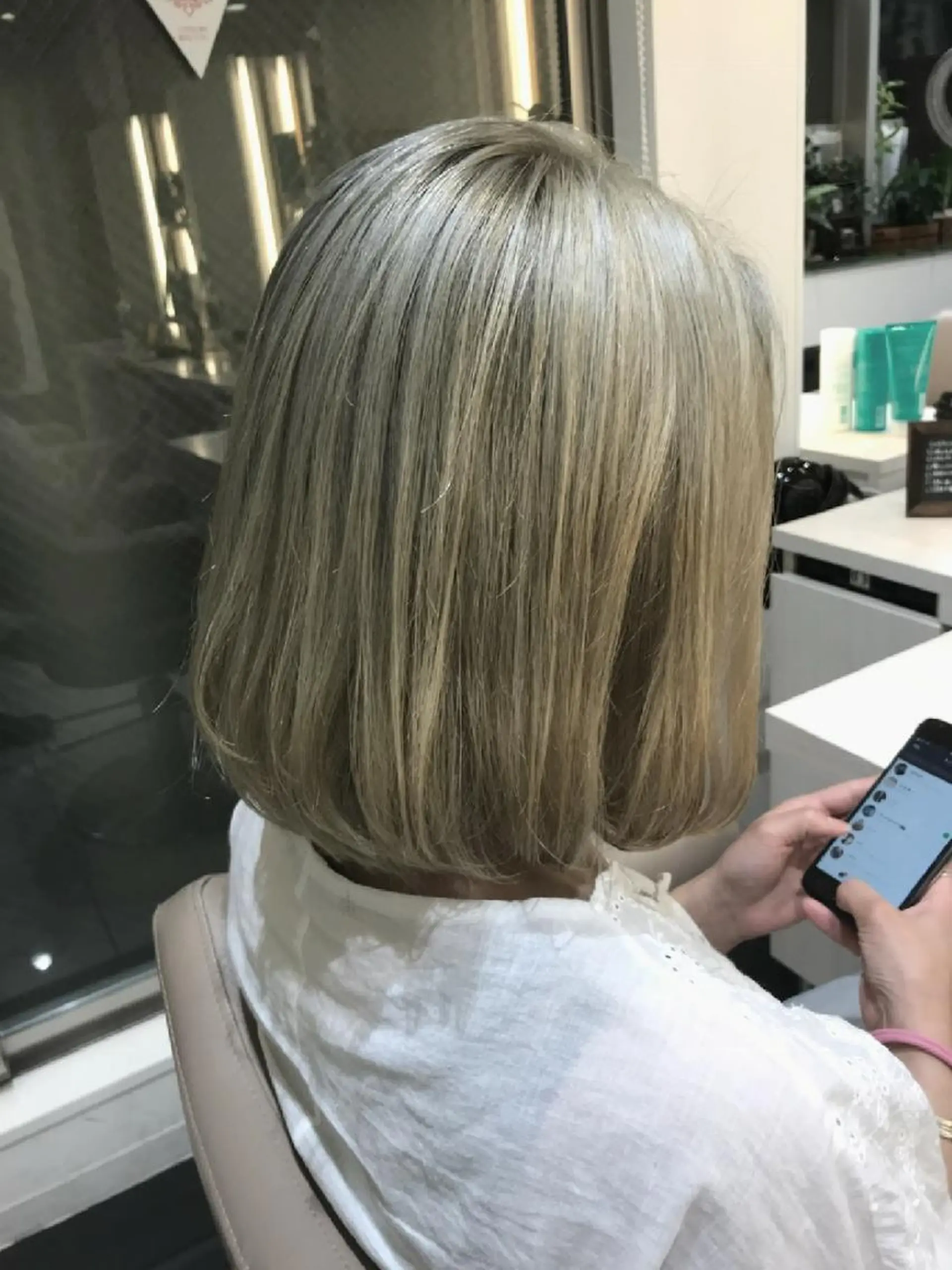 ミディアム カラー ブリーチ ＡＳＨ 大宮のヘアスタイル