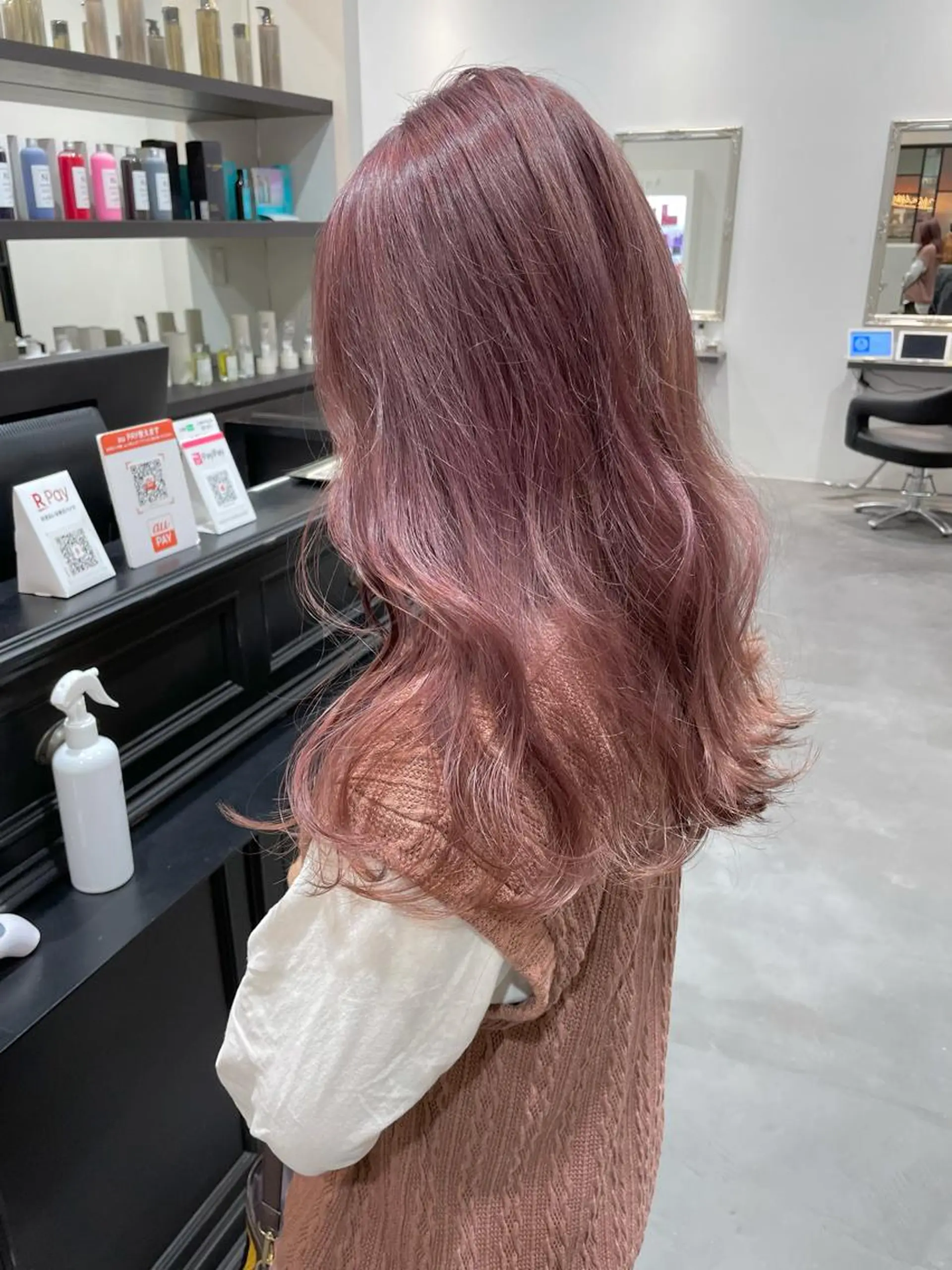 ロング カラー ヘアアレンジ ヘアカラー トリートメント 小倉 愛里のヘアスタイル