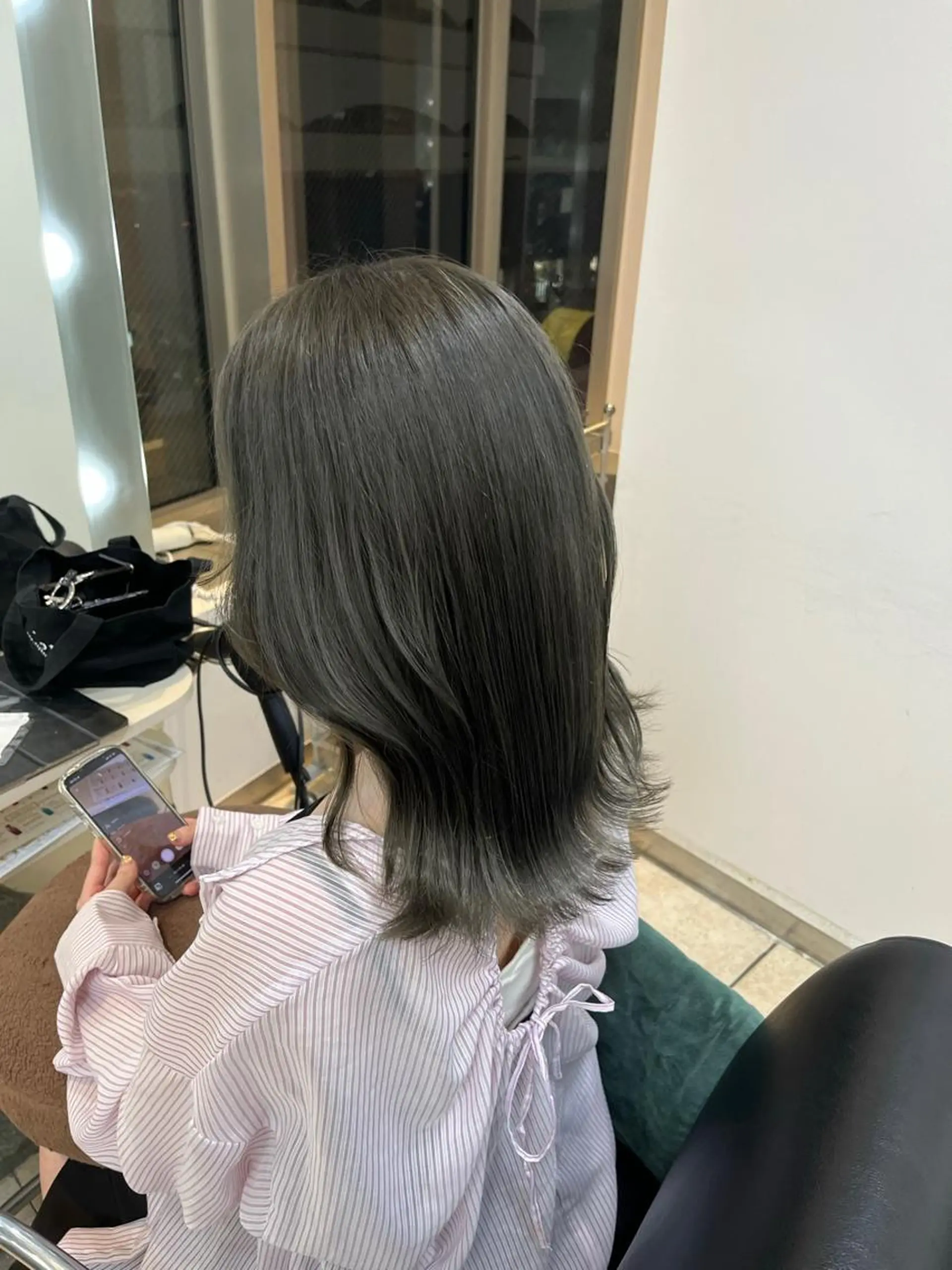 セミロング MITSUKI🤍 モテ髪×韓国レイヤーのヘアスタイル
