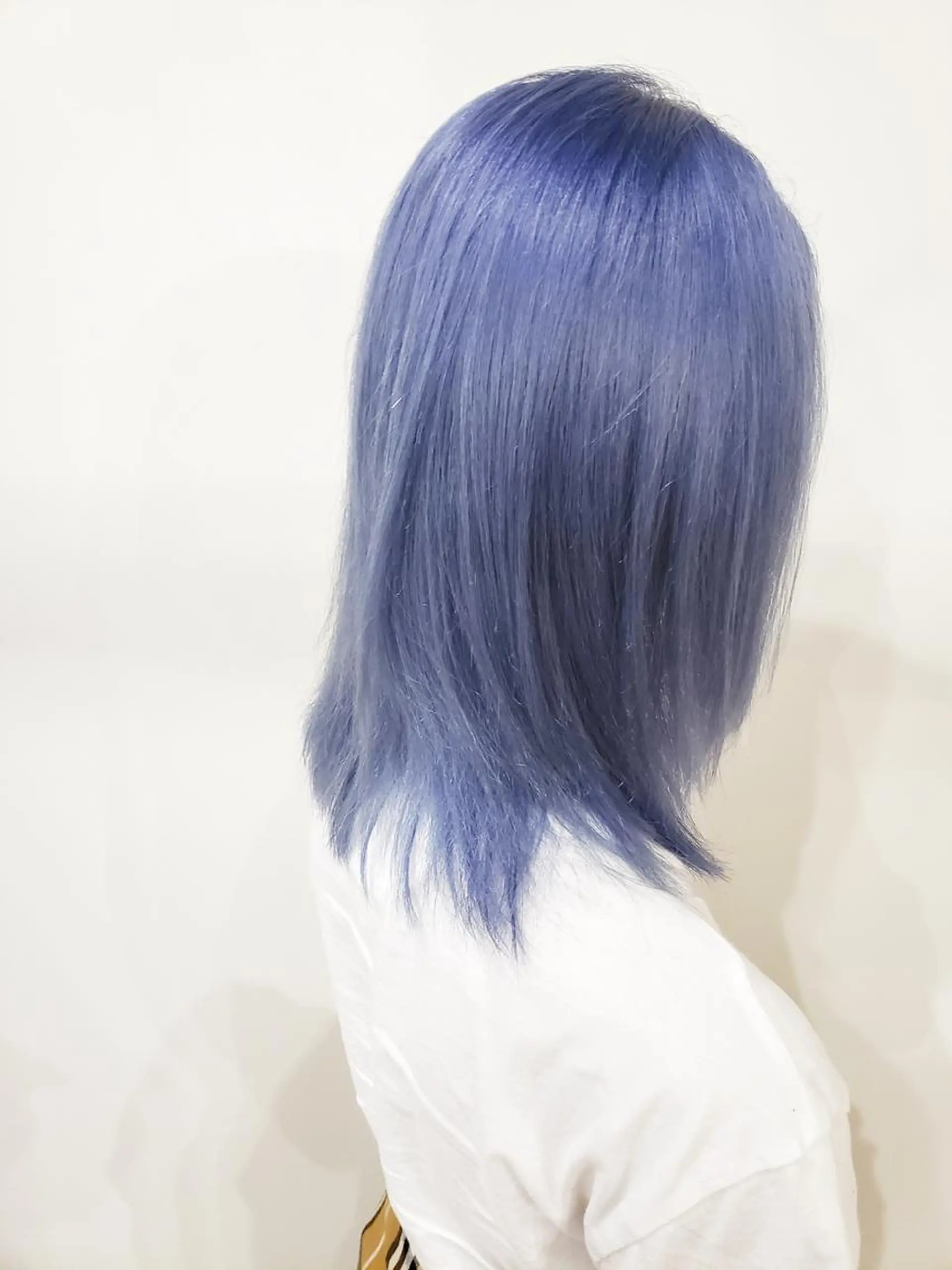 カラー ブルーカラー カット ヘアカラー デザインカラー 小西勇次のヘアスタイル
