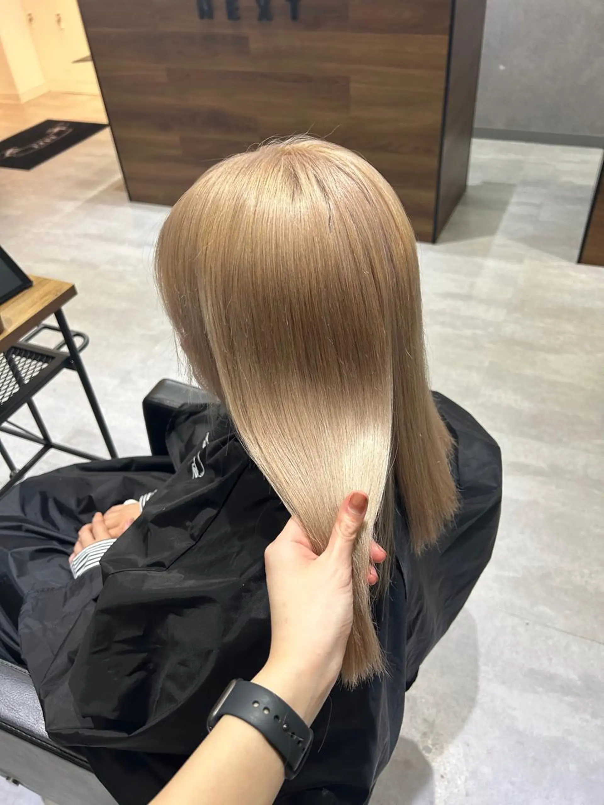 セミロング カラー ベージュカラー ブリーチ ミルクティーベージュ ENA💗NEXT /ハイトーンエクステのヘアスタイル