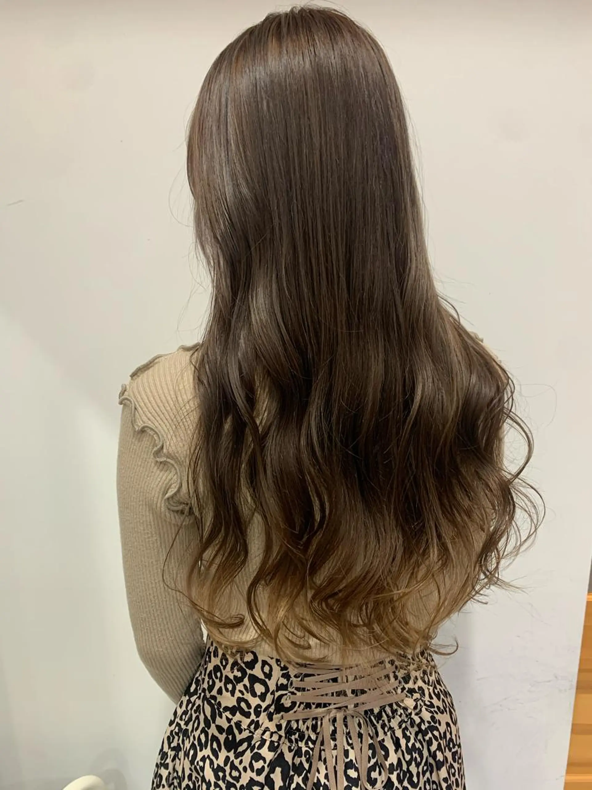 ロング カラー ブリーチ 透明感カラー グレージュ ブリーチなしカラー オリーブグレージュ ヘアカラー 中目黒🌼 🌼ハナのヘアスタイル