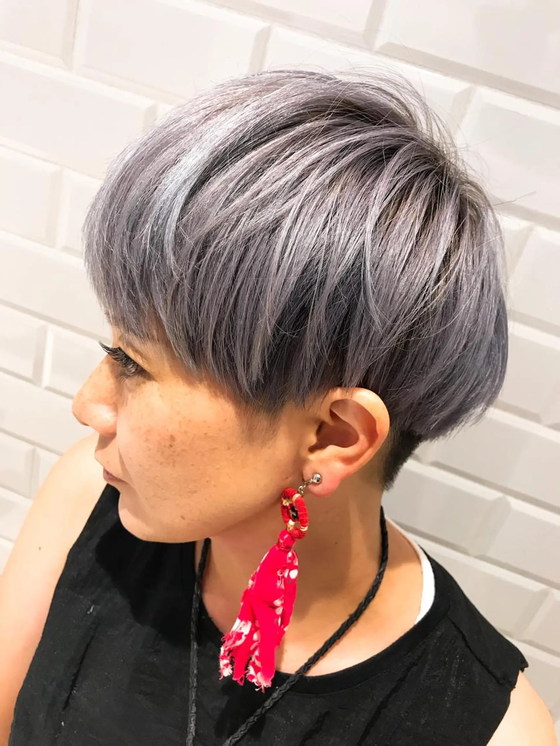 ショート カラー ブリーチ シルバー PEWL所属・クロスパーマ松永裕久 似合わせカットのヘアスタイル