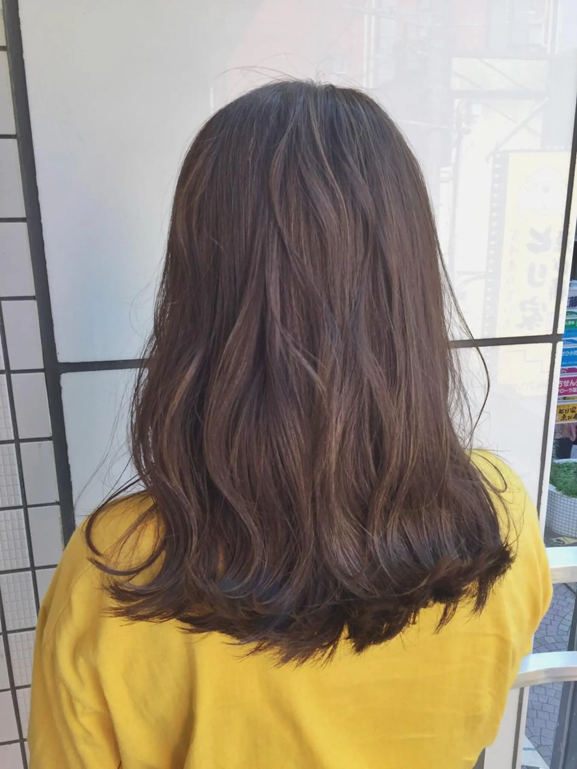 ミディアム アッシュ ハイライト 五十嵐ゆり 美髪カラー　武蔵小杉のヘアスタイル