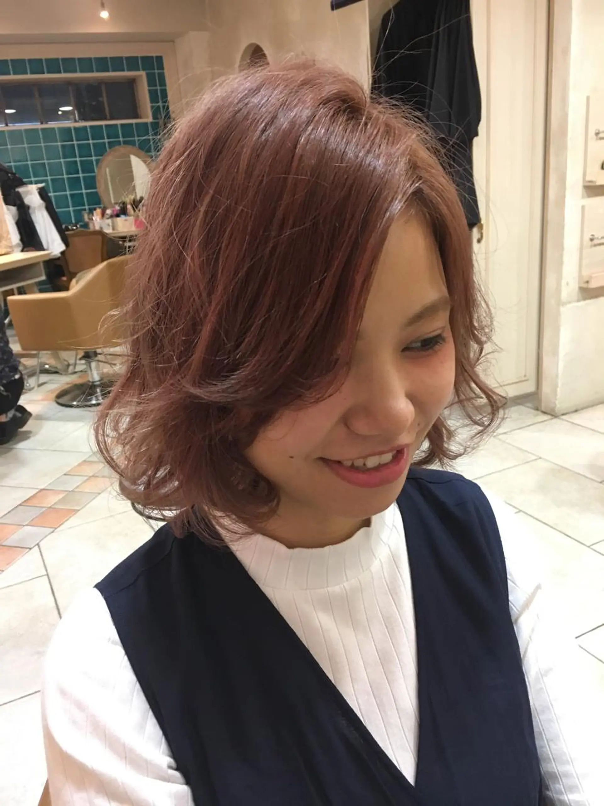 ショート カラー ブリーチ 透明感カラー ピンクカラー 森 早希絵のヘアスタイル