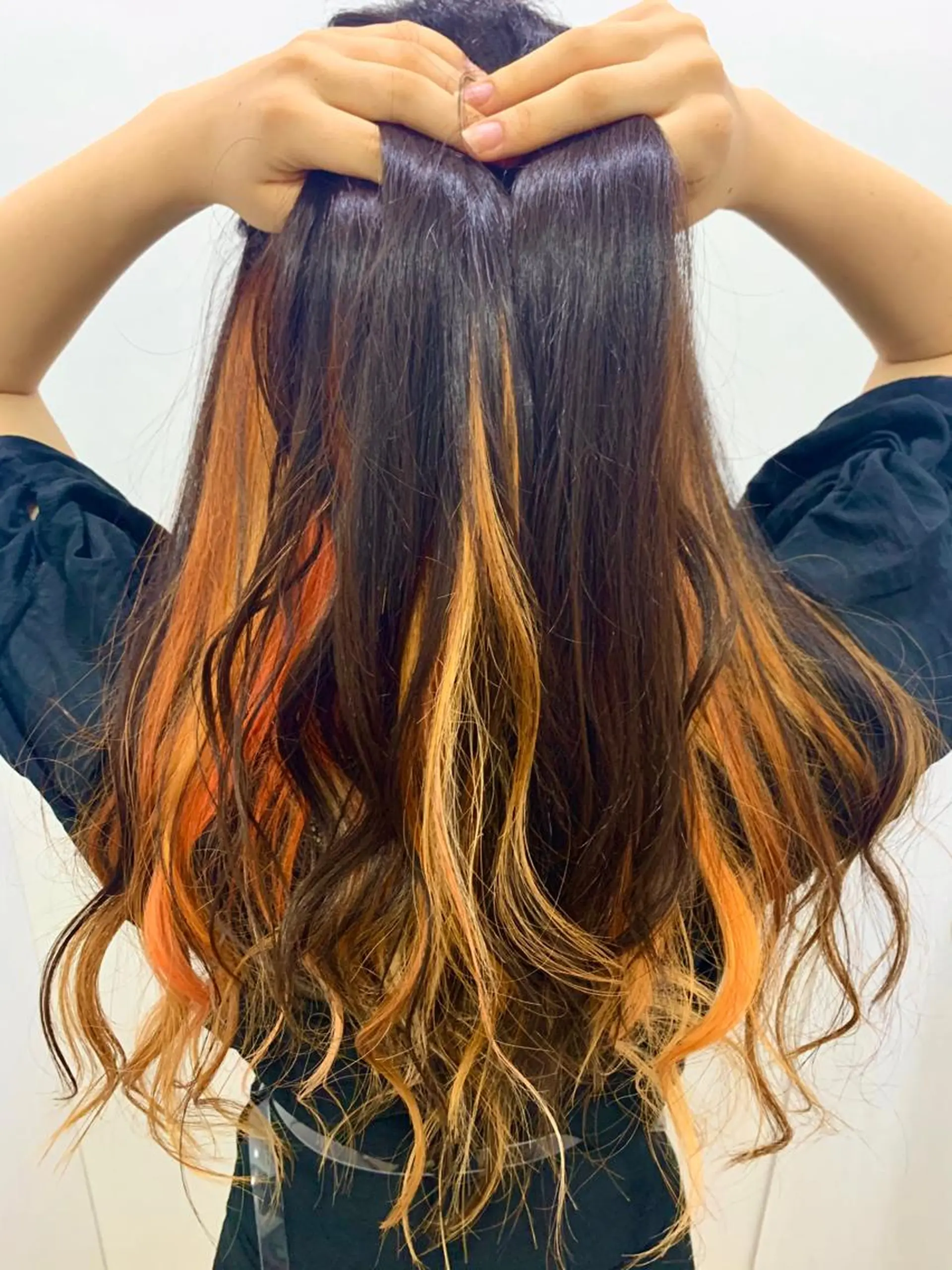 ロング 倉林隆一🐈 ダブルカラー/艶髪のヘアスタイル