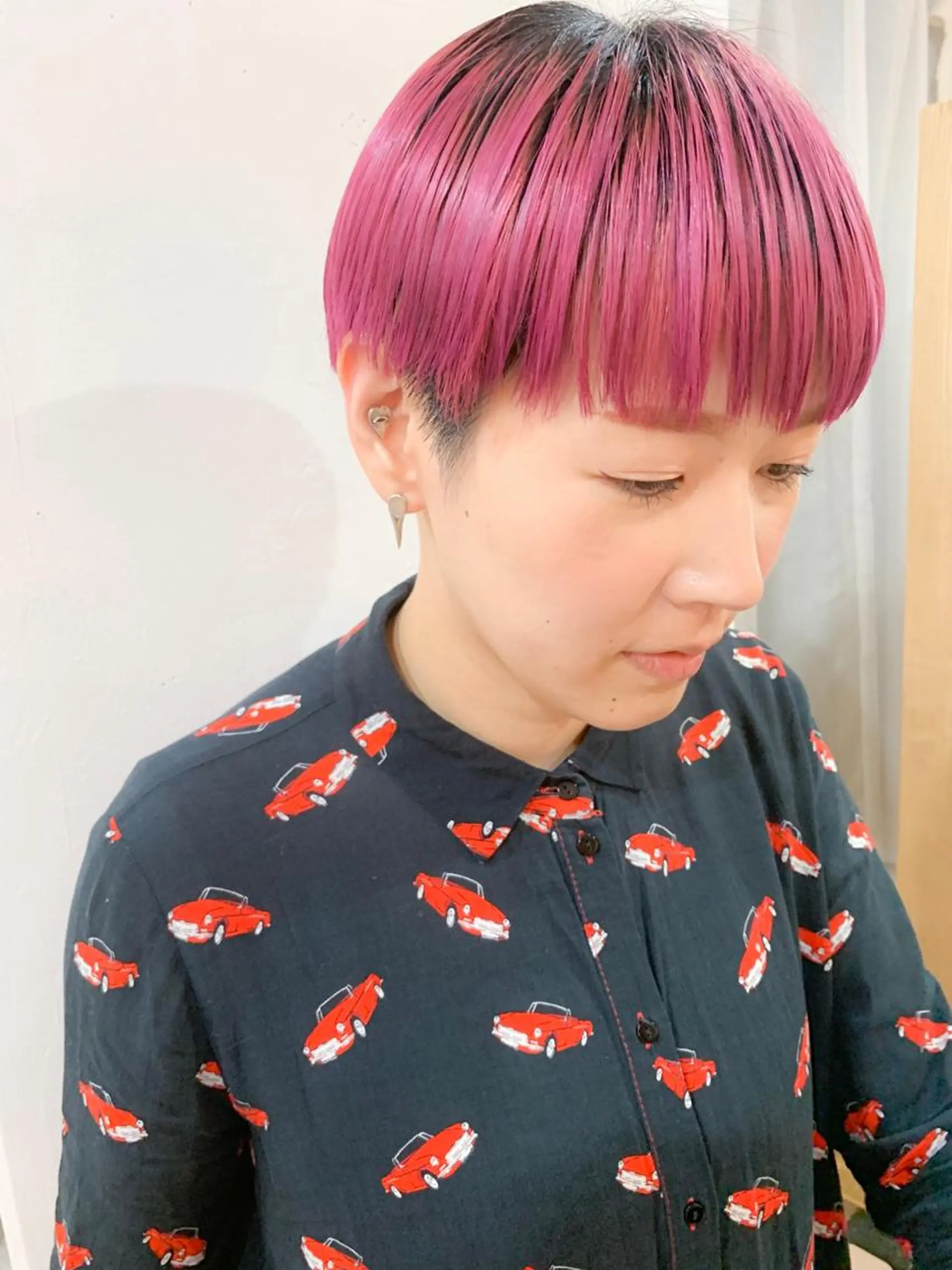 ショート カラー ブリーチ 透明感カラー パープルカラー レッドカラー BOX mico.のヘアスタイル