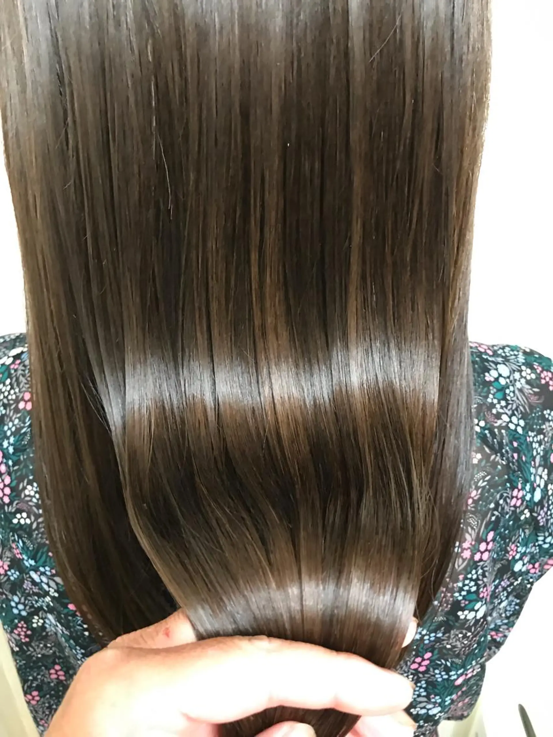 ロング カラー パーマ カット ヘアカラー 縮毛矯正 トリートメント カンナヘアーメゾン所属・上西 高志のヘアスタイル