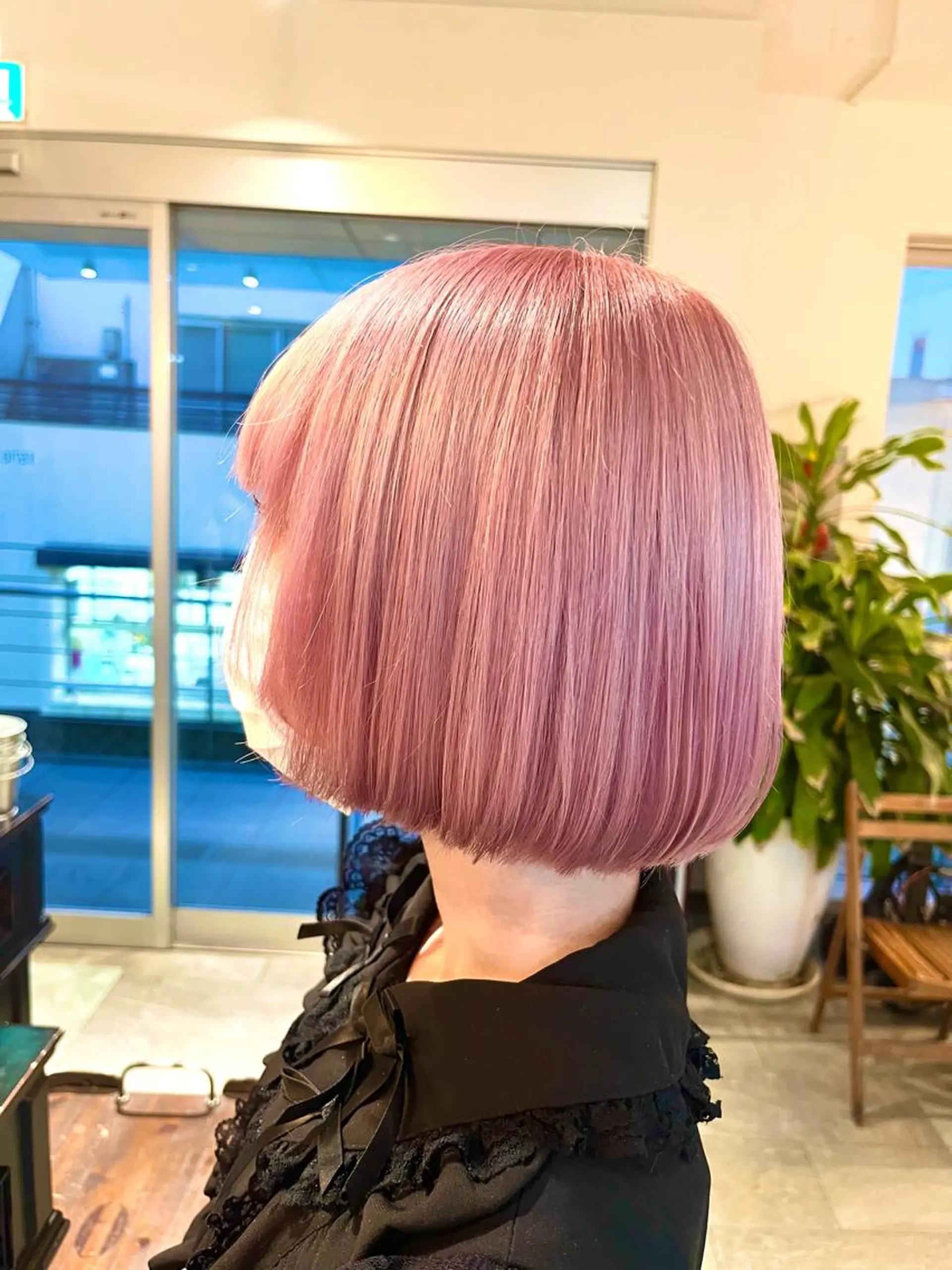 ショート カラー ヘアカラー トリートメント ヘアセット 🎀透明感ブリーチ カラー🎀ミズキのヘアスタイル