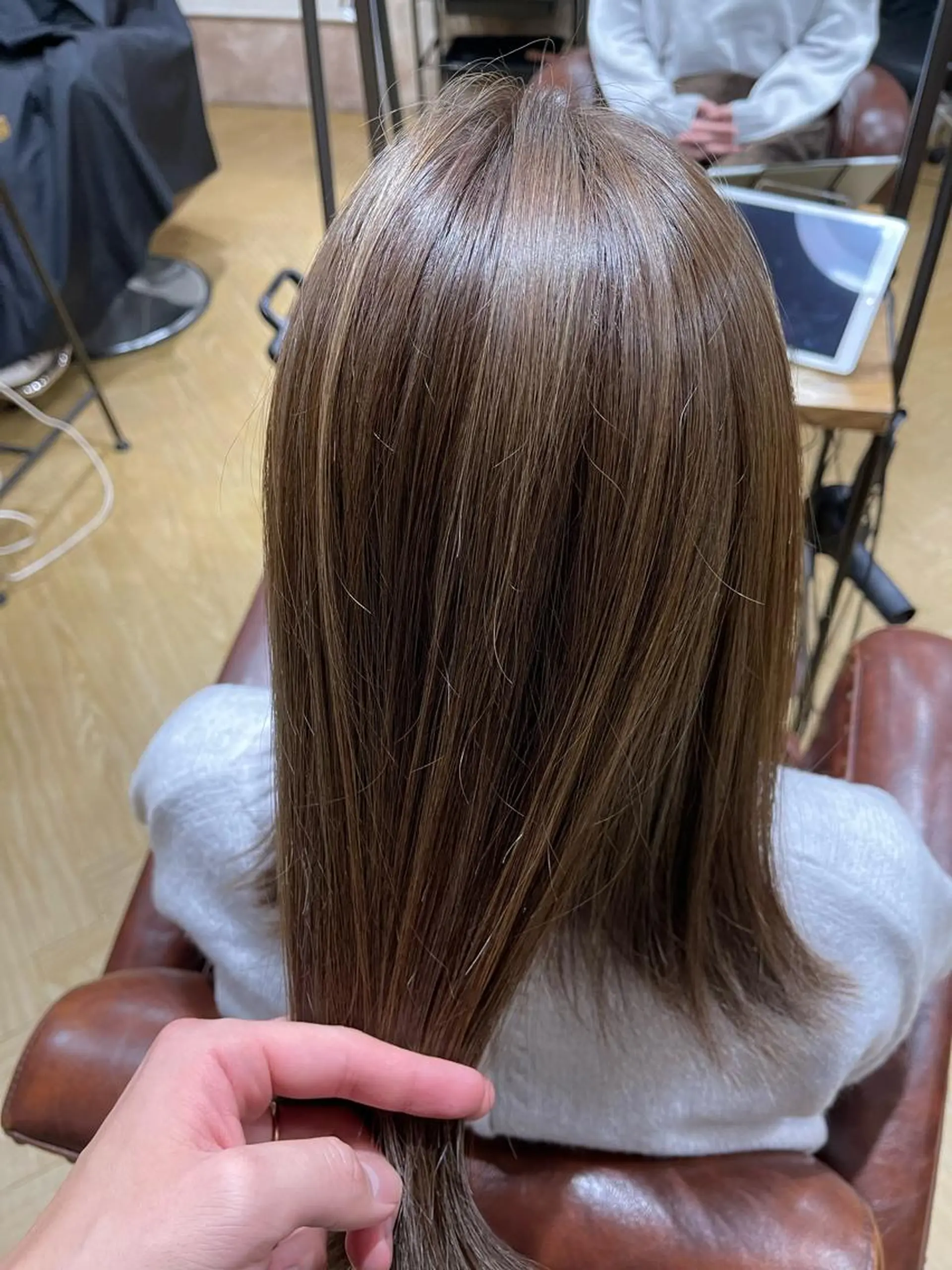 ミディアム カット ヘアカラー antica YOSHIのヘアスタイル