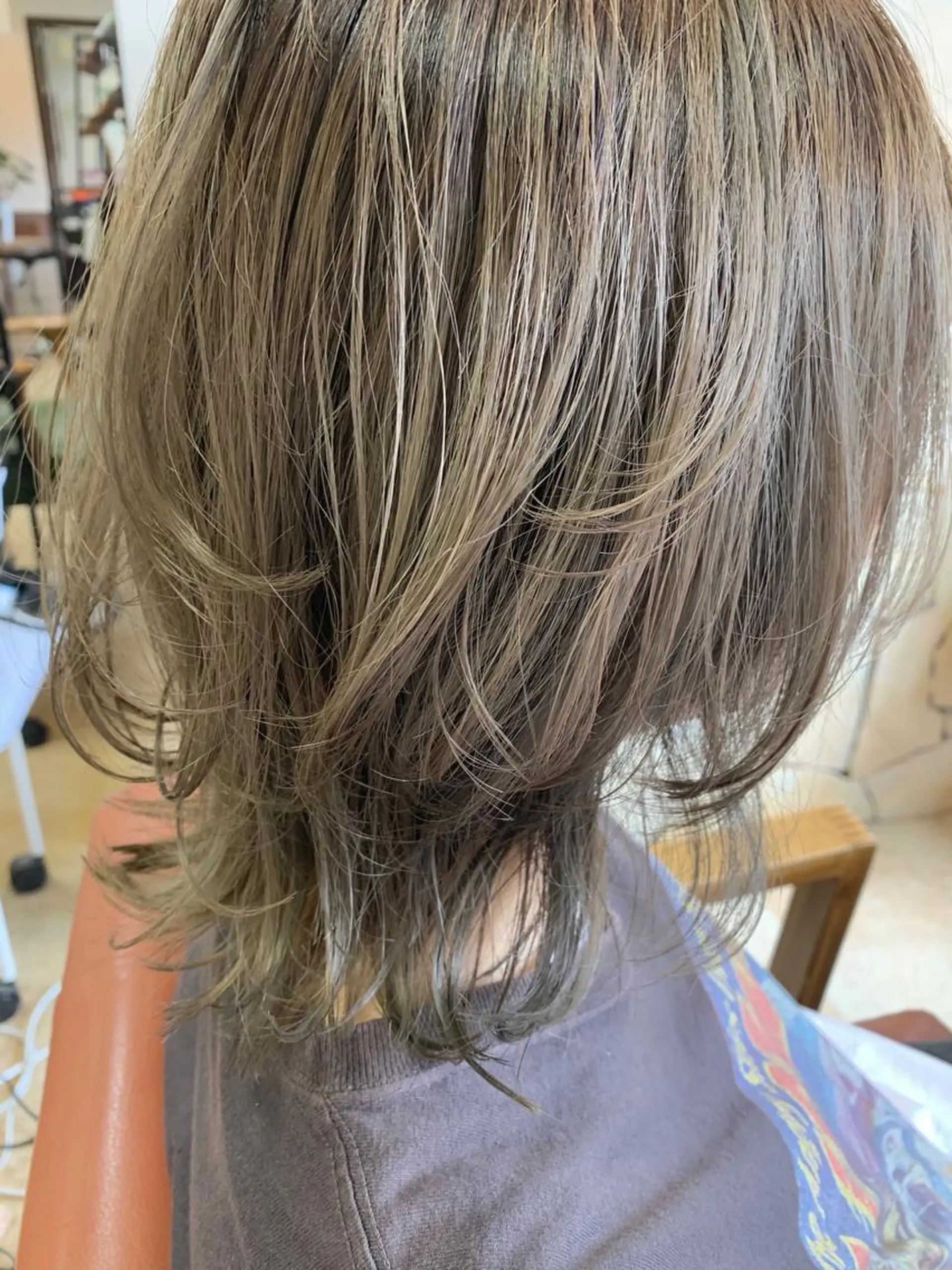 セミロング カラー オリーブカラー Hikari /赤み消しカラーのヘアスタイル