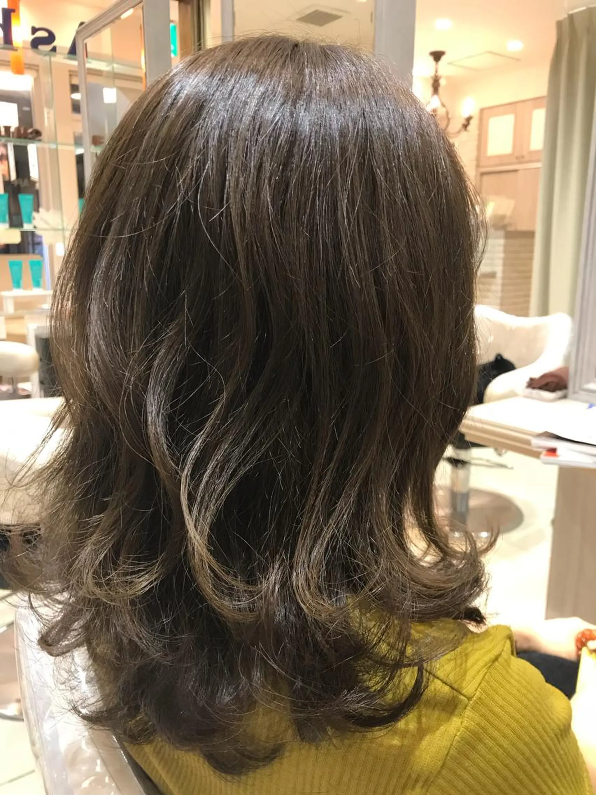 セミロング カット ヘアカラー トリートメント 店舗代表　佐藤 幸平のヘアスタイル