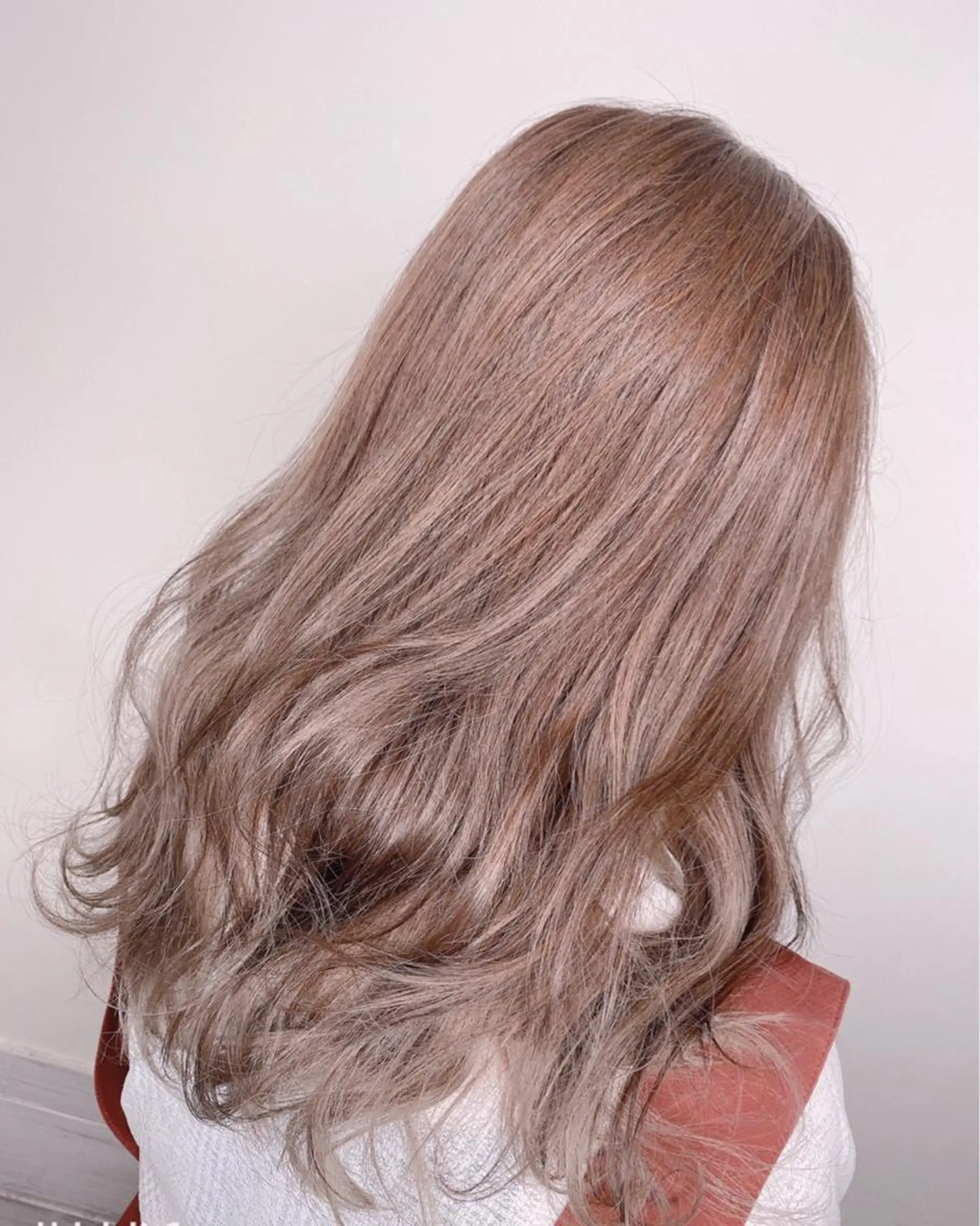 ロング カラー バレイヤージュ ブリーチ デザインカラー ダブルカラー グラデーションカラー ヘアカラー hair salon mementoのヘアスタイル