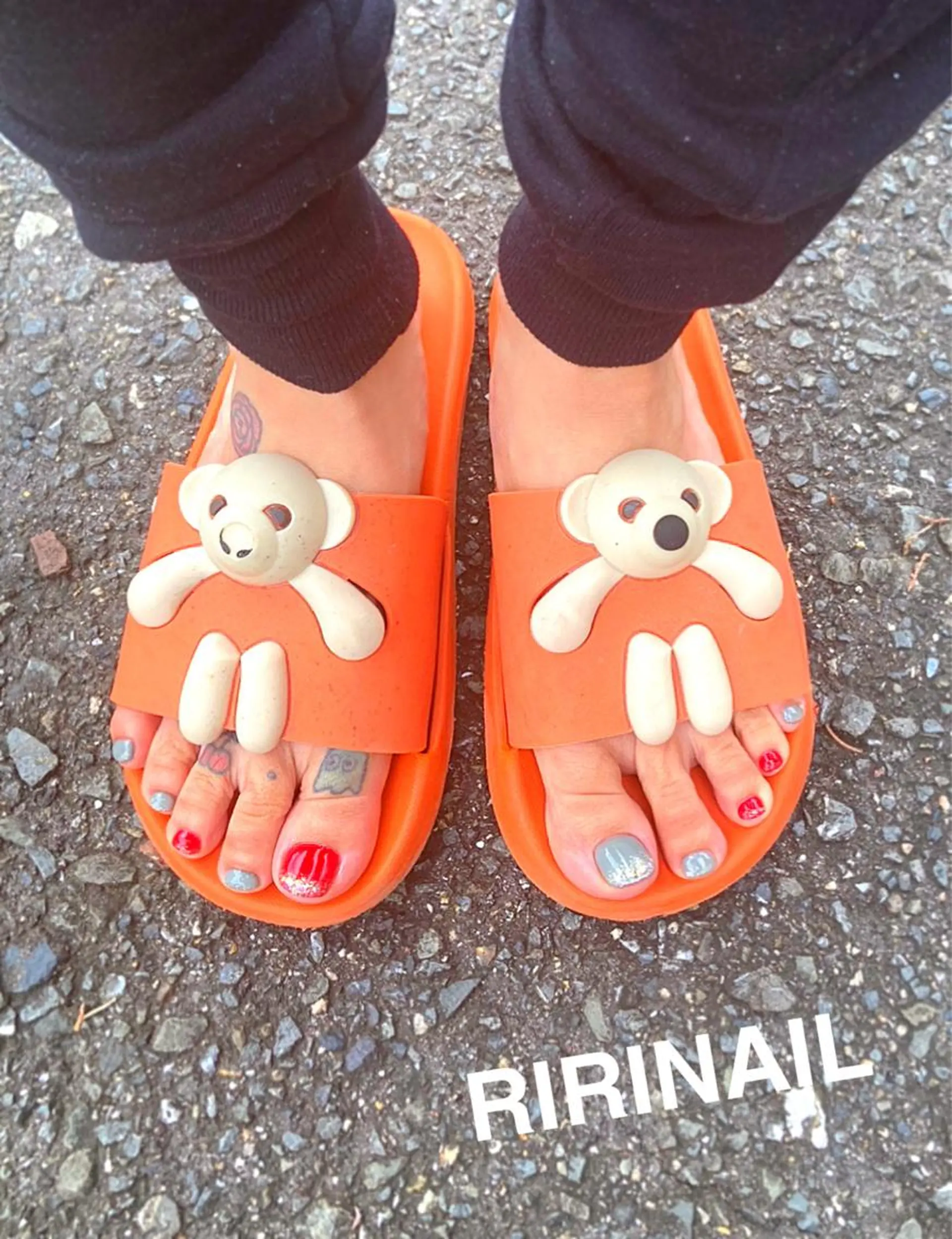 ネイル フットネイル キラキラネイル ストーンネイル フットネイル RIRI NAIL♡のネイルデザイン