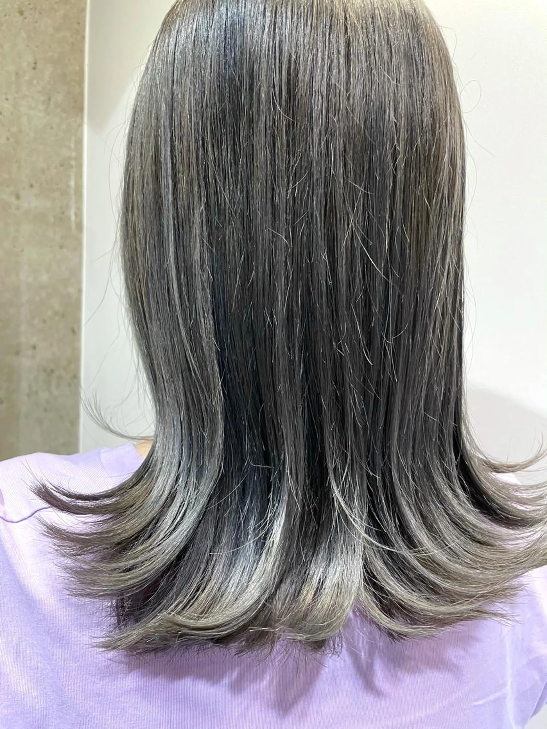 ミディアム カラー カット ヘアカラー ハイライトが 得意なニキです😊のヘアスタイル