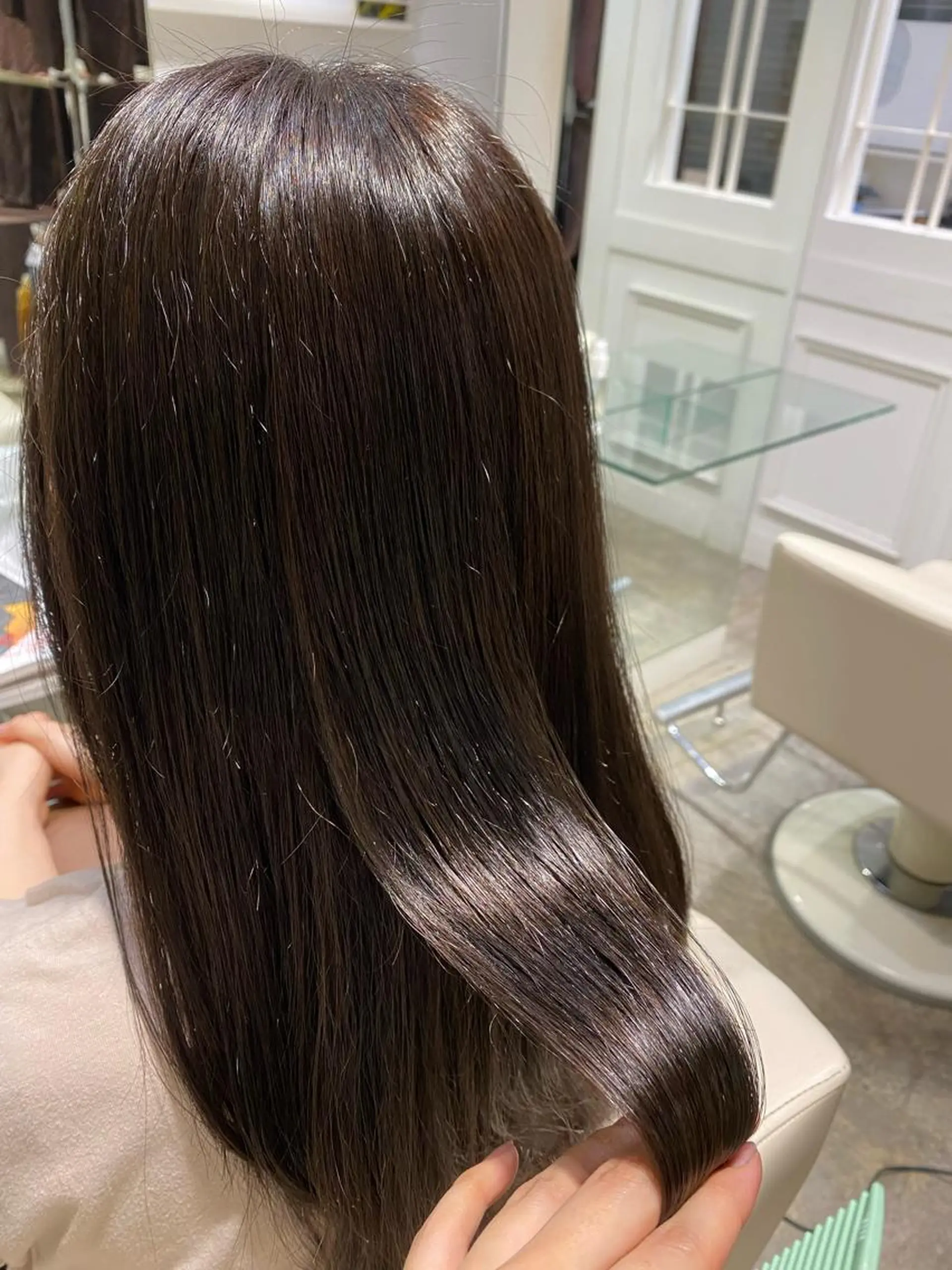 セミロング カラー ダークグレー ダークグレージュ グレージュ HOLIDAYS CARE&SPA所属・キクチ ホナミのヘアスタイル