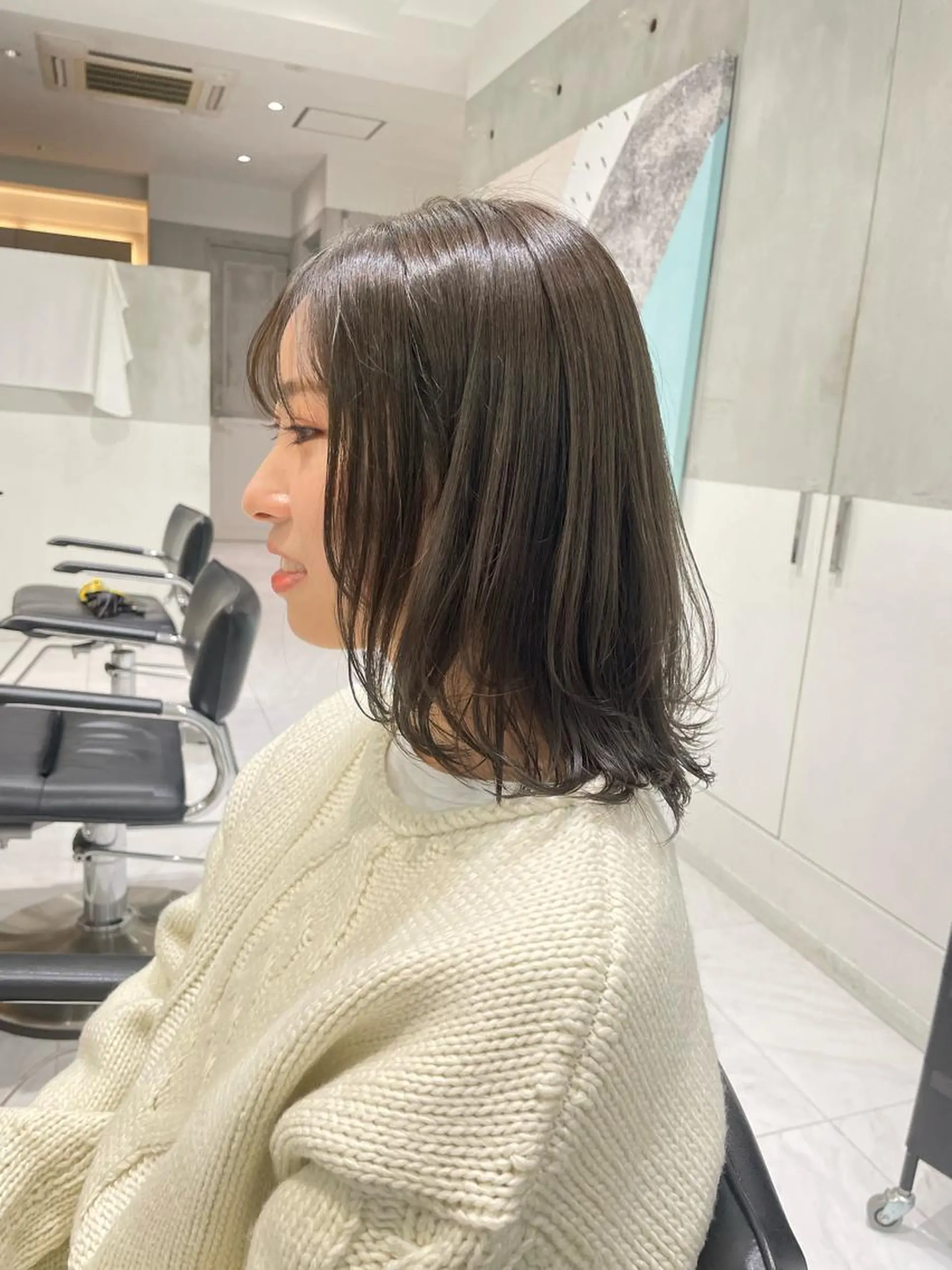 ミディアム 透明感ブリーチ カラー✨有坂映哉のヘアスタイル