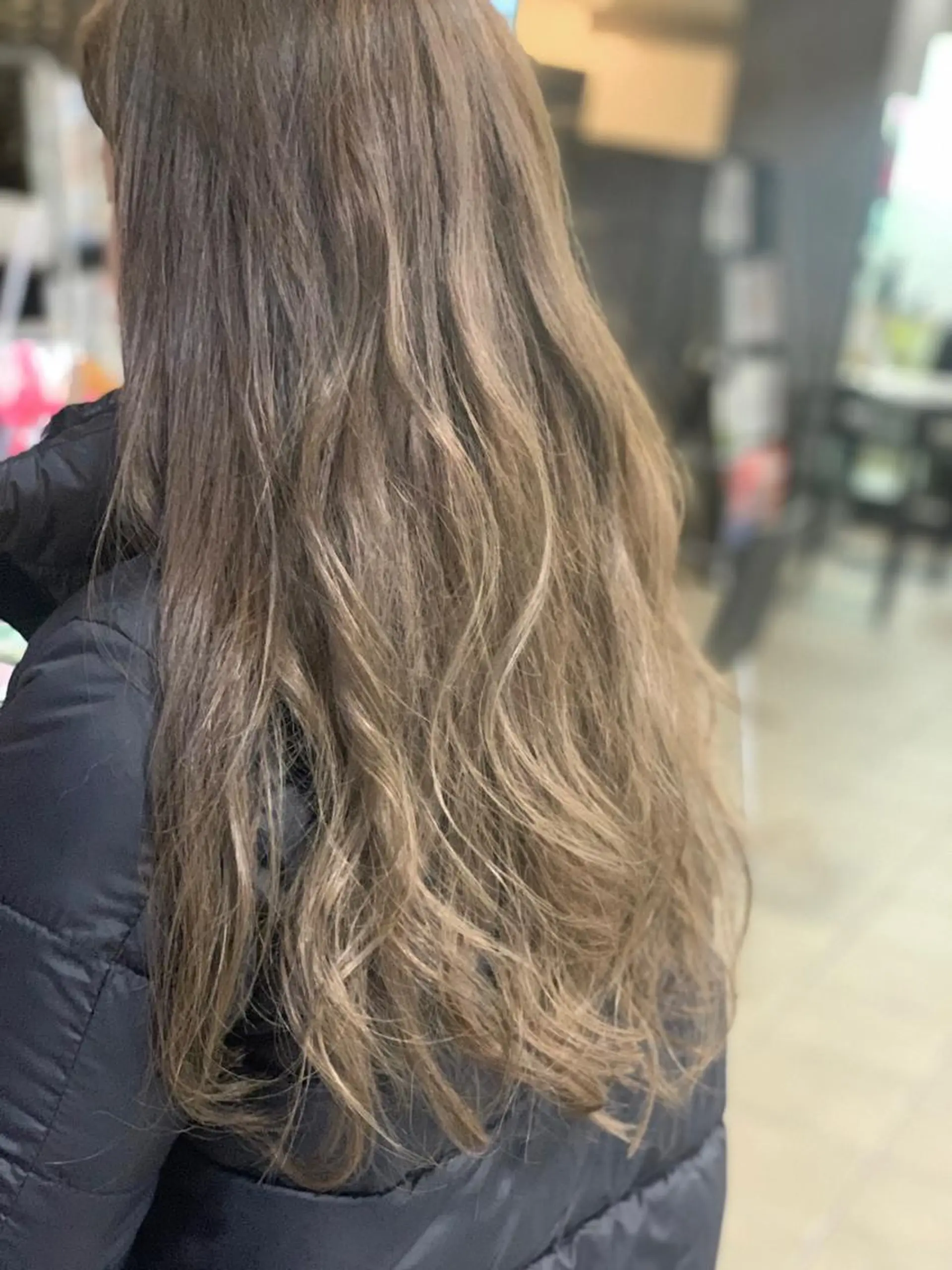 ロング カラー ベージュカラー 宮永 智香のヘアスタイル
