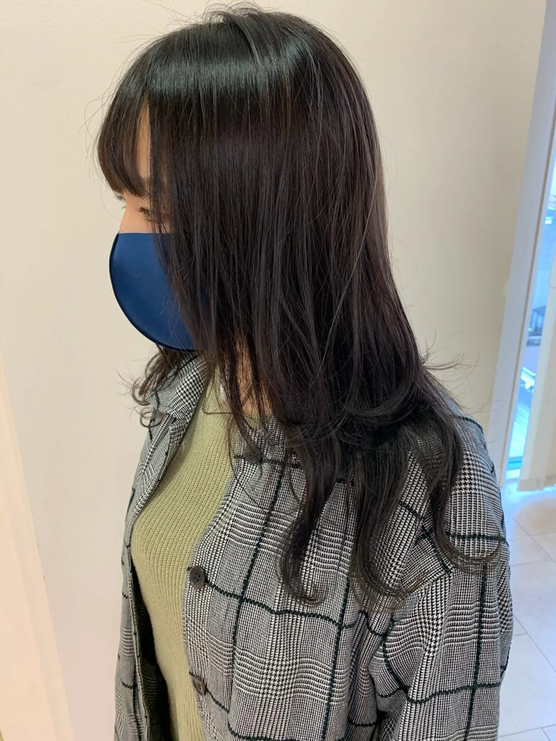 ロング カラー ヘアカラー トリートメント 顔まわりカット✄ ベージュカラー🧸のヘアスタイル