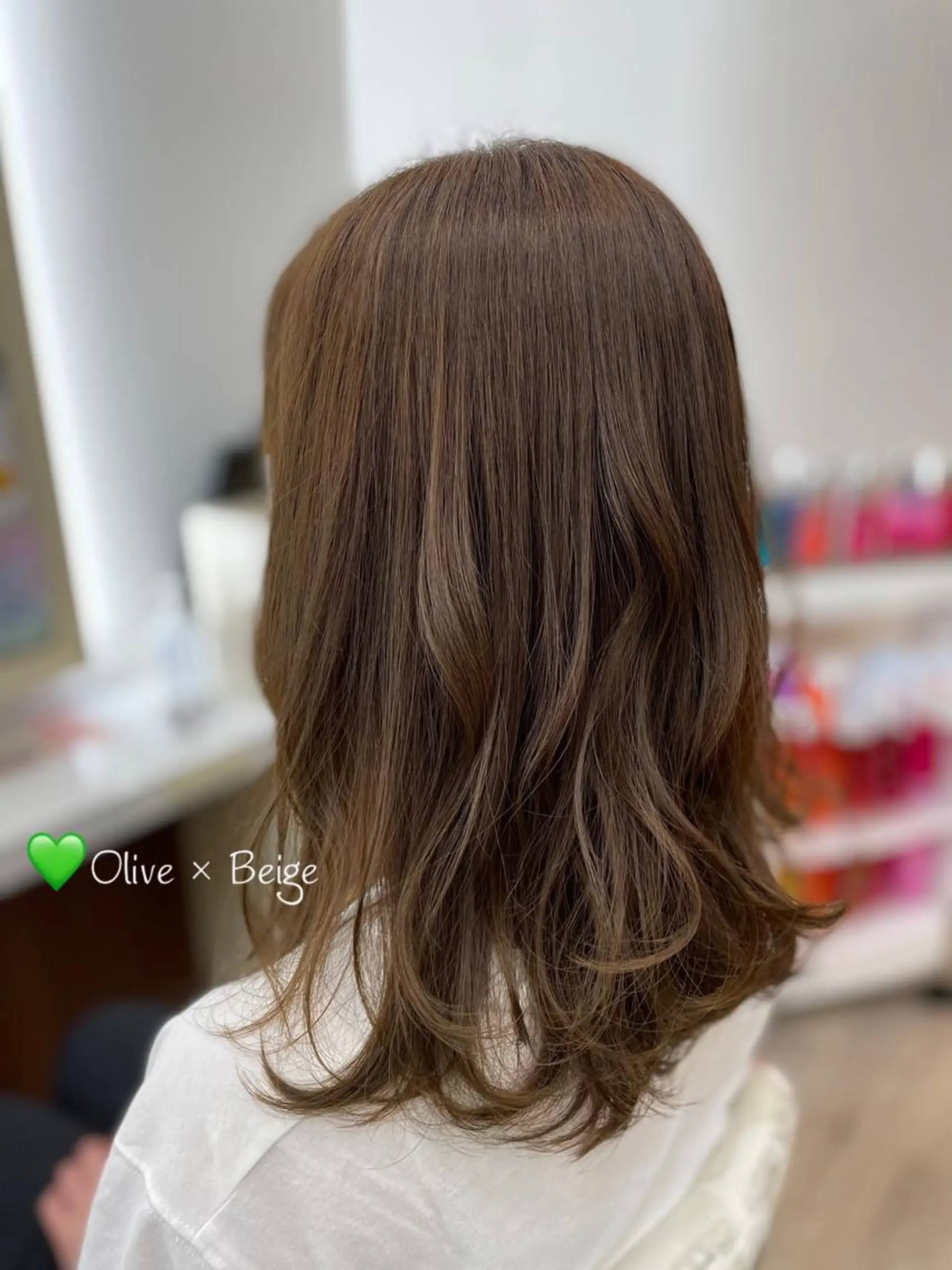 セミロング カラー カット ヘアカラー トリートメント 豊田 智美のヘアスタイル