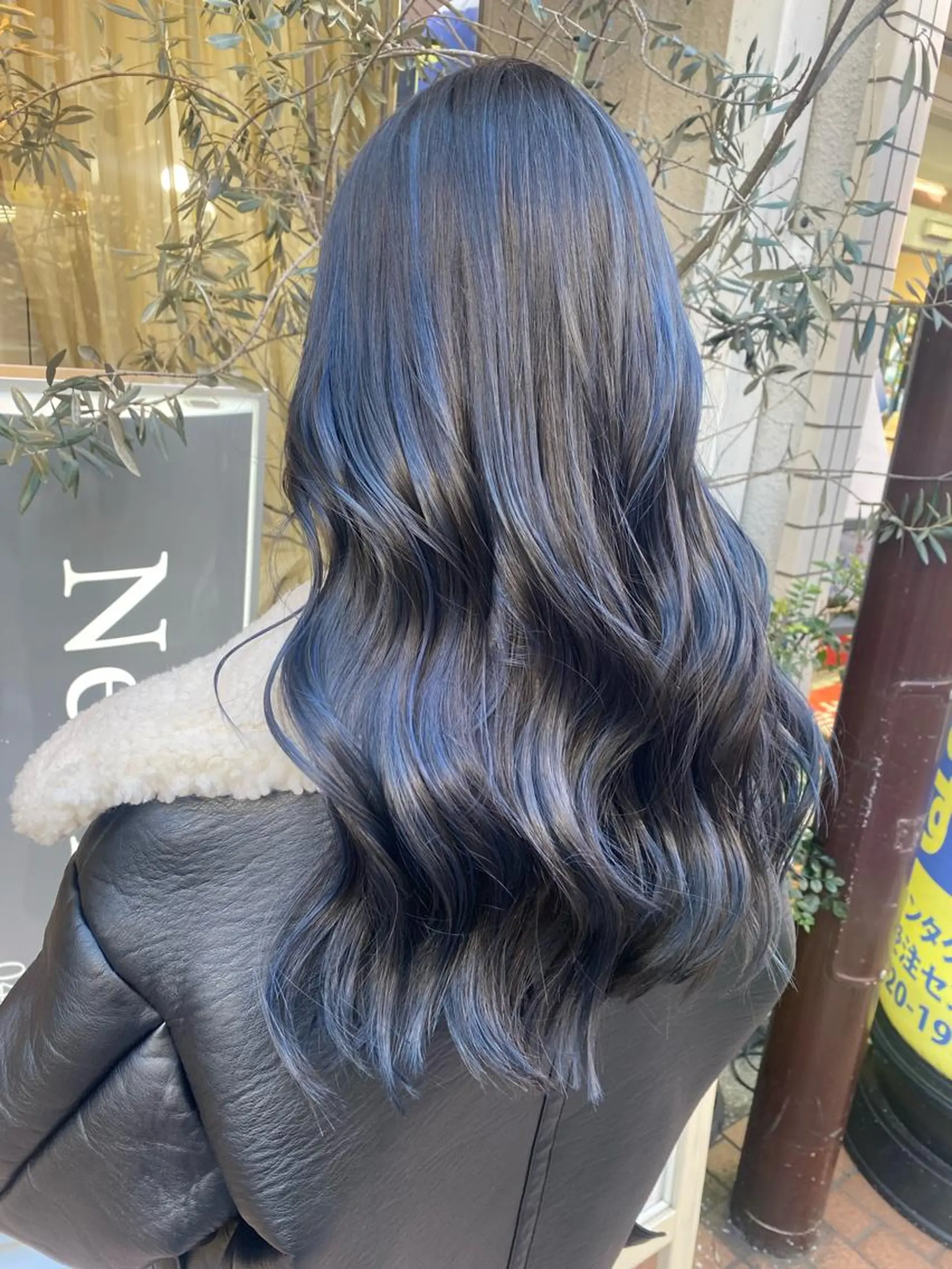 ロング カラー ヘアカラー 宮内 真乃のヘアスタイル