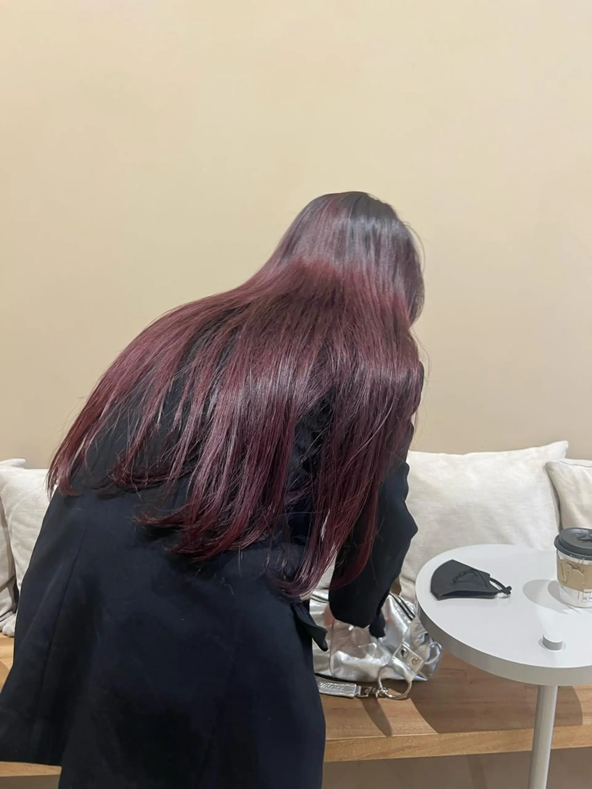 カラー 加藤木麻彩 NEROのヘアスタイル