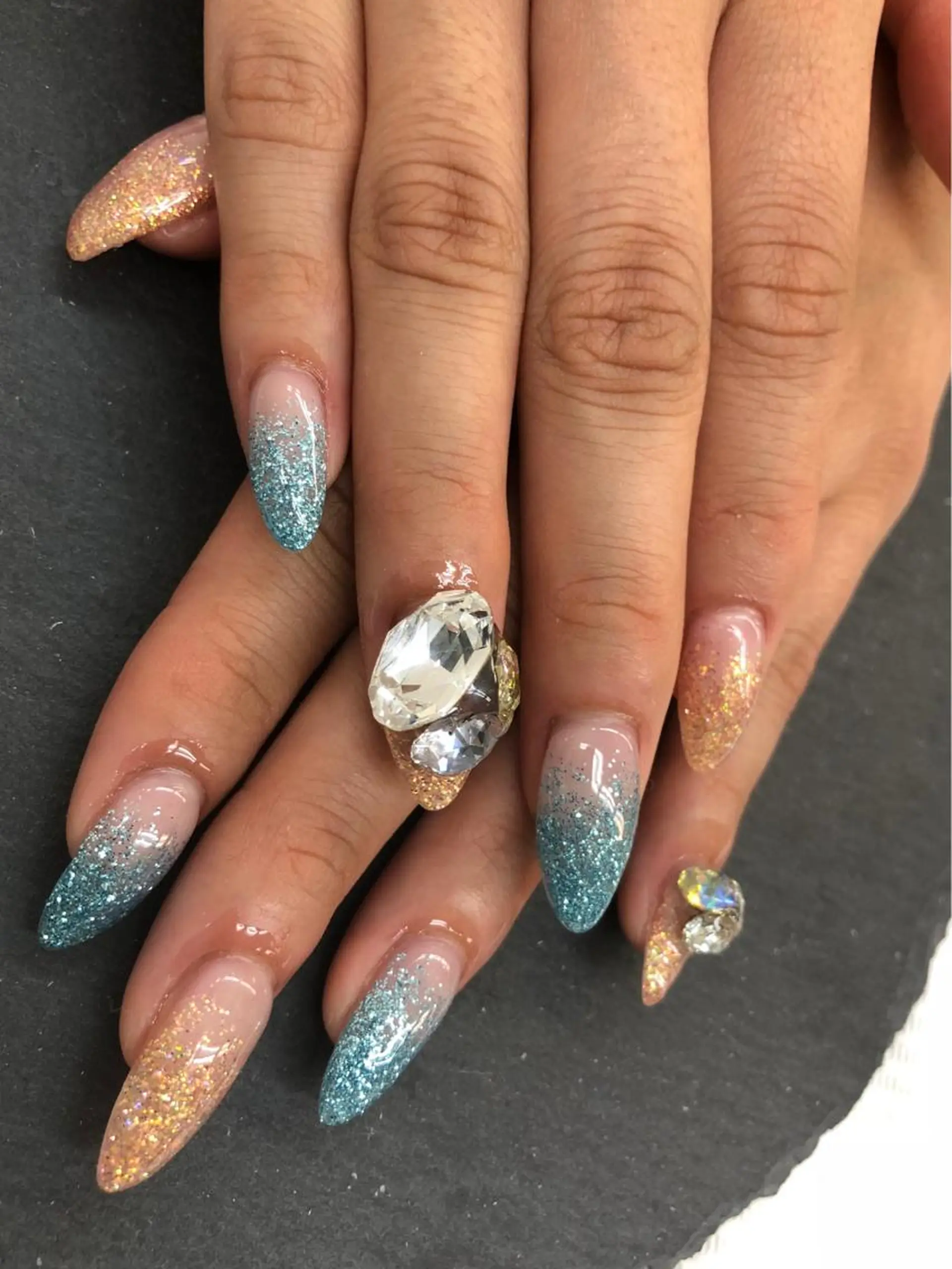 ネイル ハンドネイル esNail&eye イーズネイル＆アイのネイルデザイン