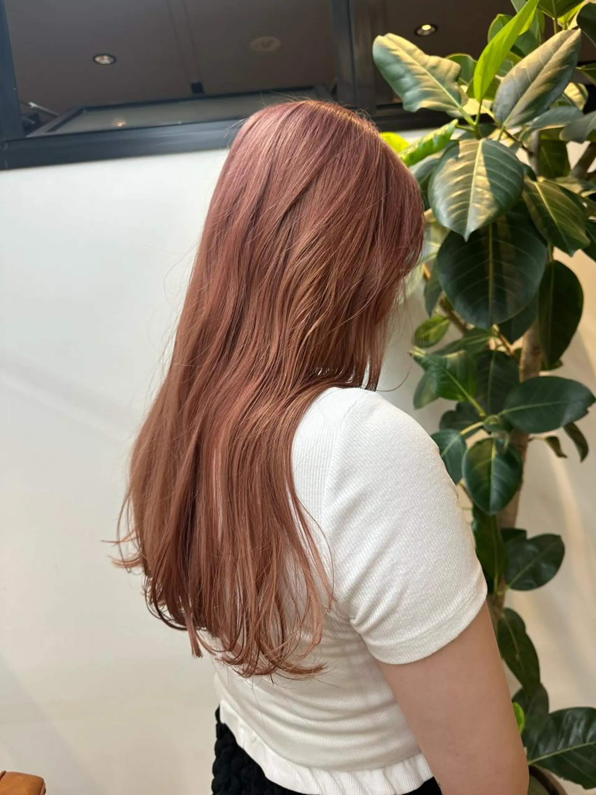 セミロング カラー yuika .のヘアスタイル