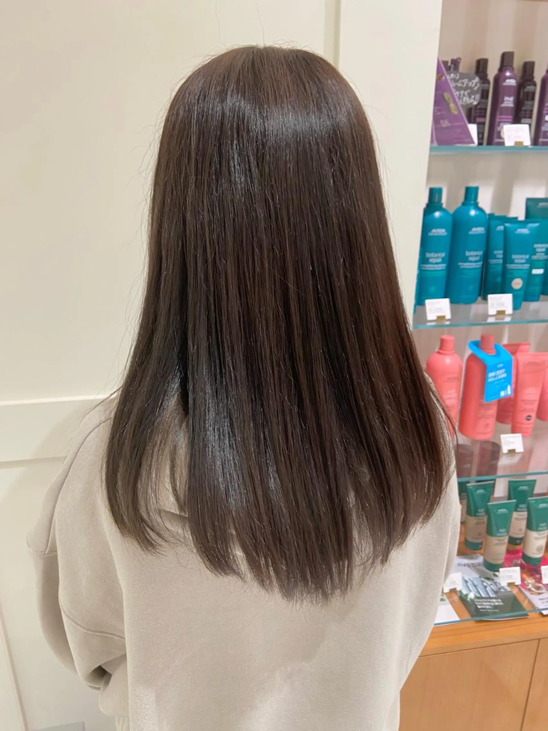 セミロング カラー 透明感カラー オリーブグレー カット ヘアカラー トリートメント BEHIVE パルコ2店所属・今 眞人のヘアスタイル