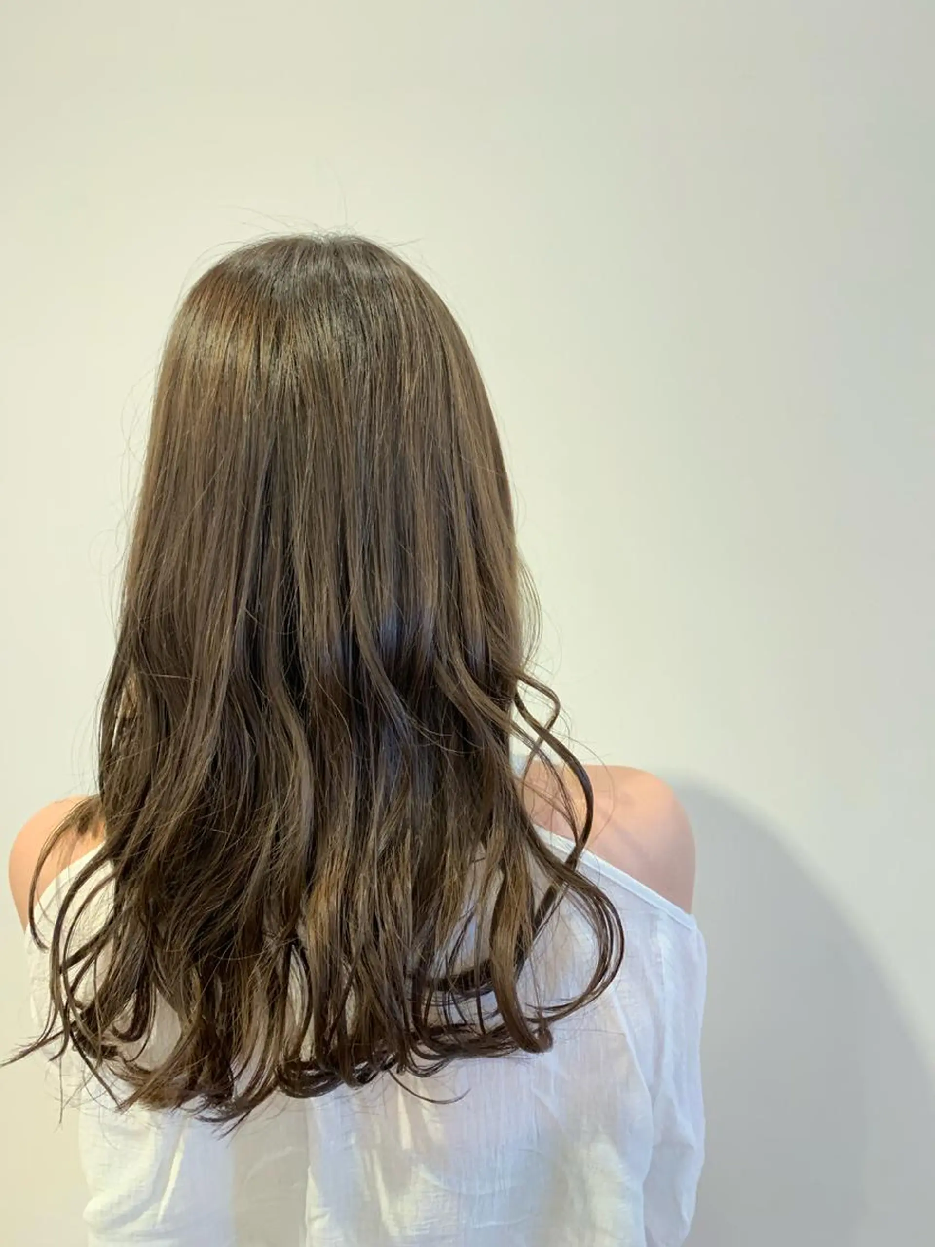 セミロング カラー アッシュ アッシュグレー アッシュグレージュ 透明感カラー グレージュ 多田 彩香のヘアスタイル