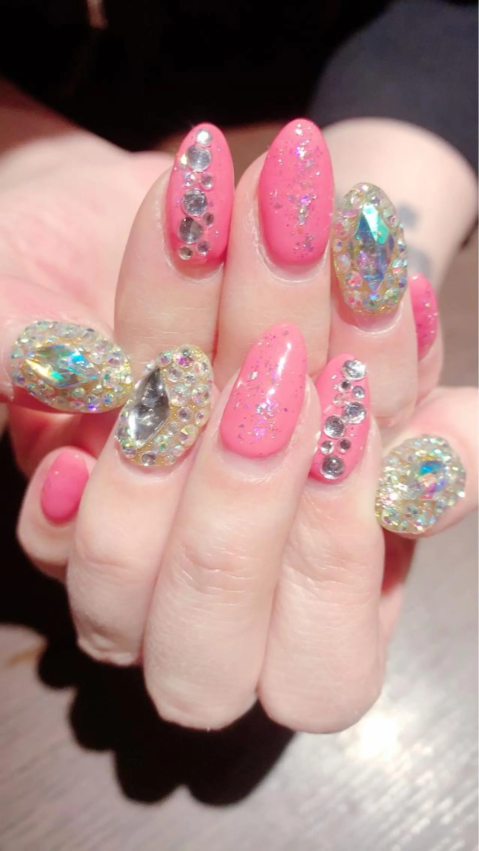 ネイル キラキラネイル ストーンネイル Salon.de. ViViのエステ・リラクイメージ