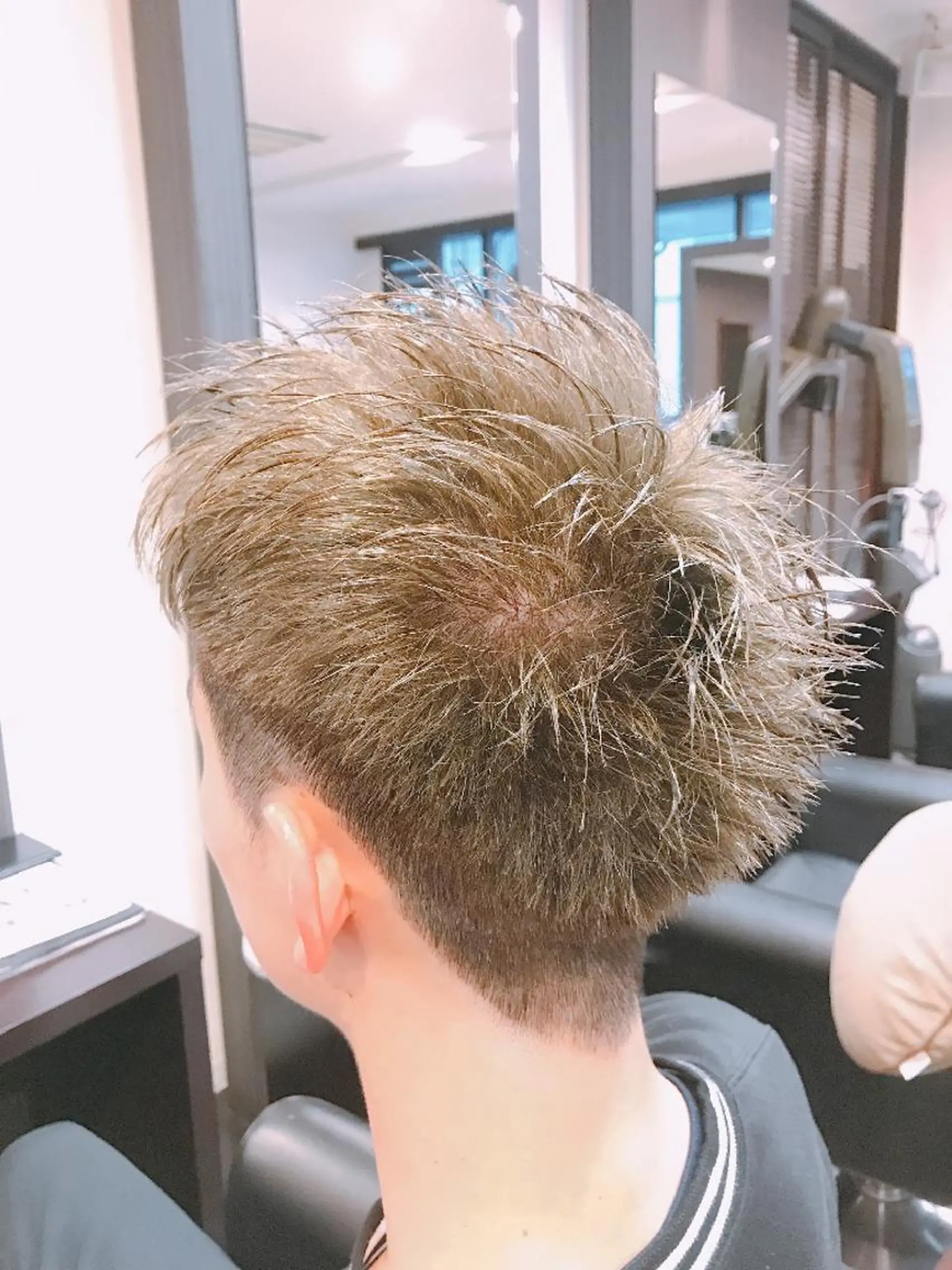 メンズ カラー メンズブリーチ アッシュ ベージュカラー ブリーチ 透明感カラー カット ヘアカラー clear - style所属・前之園 ひかるのヘアスタイル