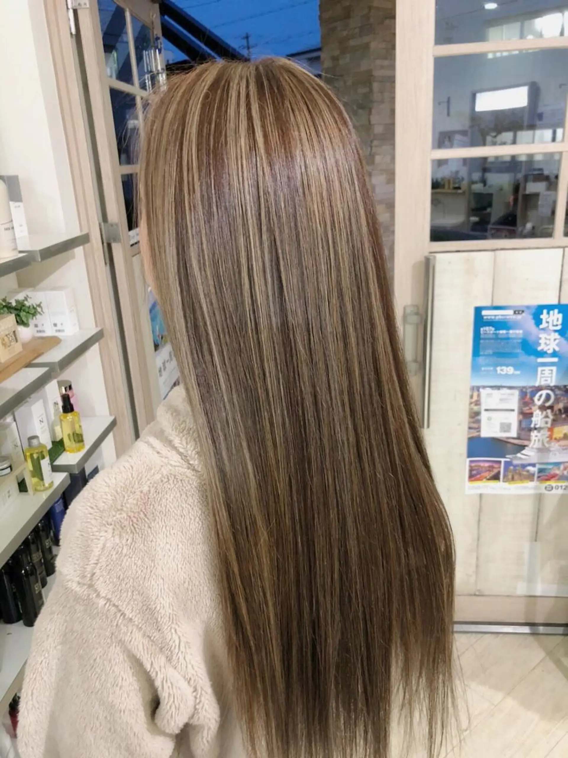 ロング カラー ヘアアレンジ kr2s アメ村のヘアスタイル