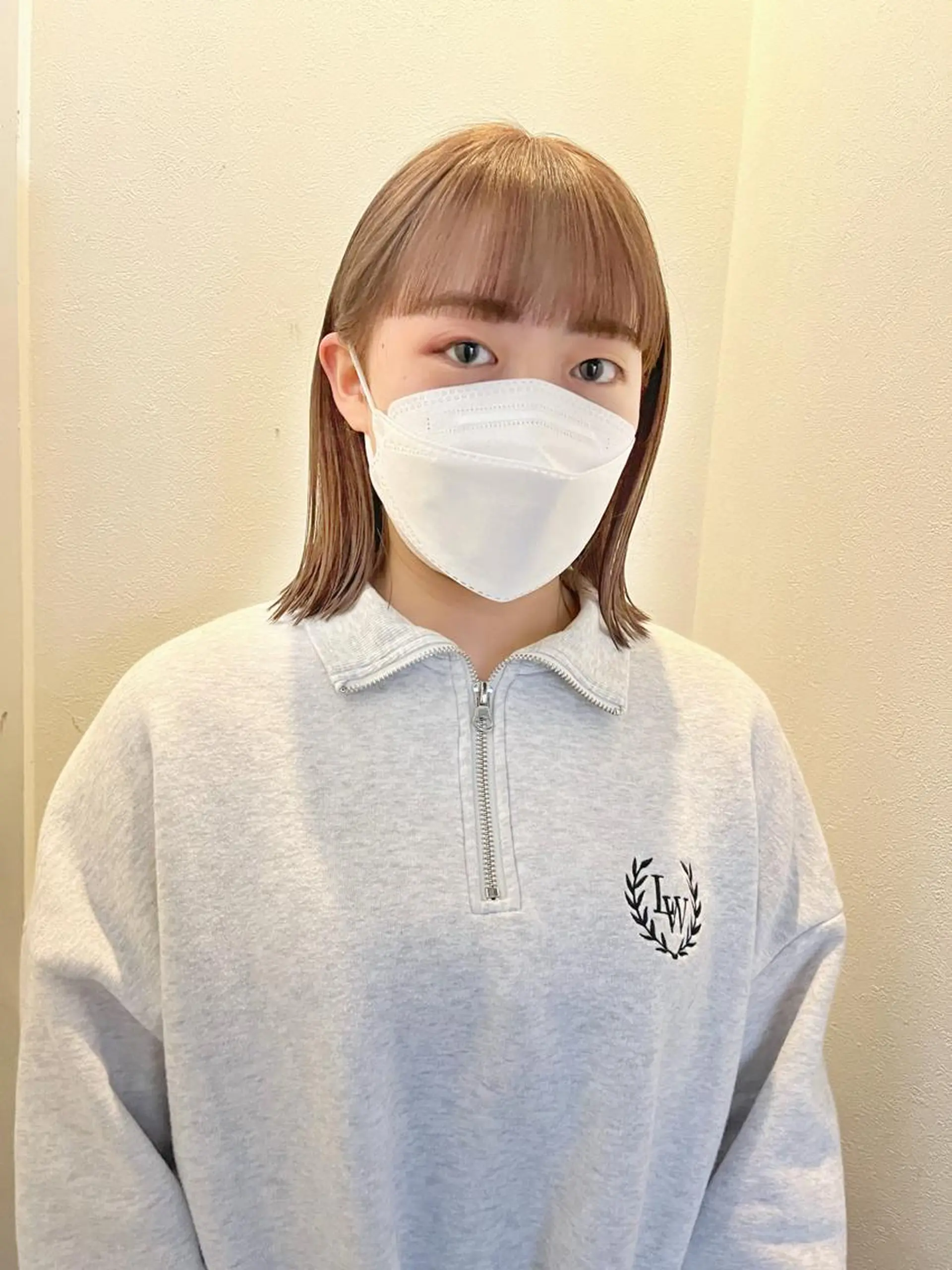ショート カラー ベージュカラー ミルクティーベージュ ボブ 外ハネヘア カット ヘアカラー トリートメント ミルクティーベージュ 🌿店長　清水ひとみのヘアスタイル