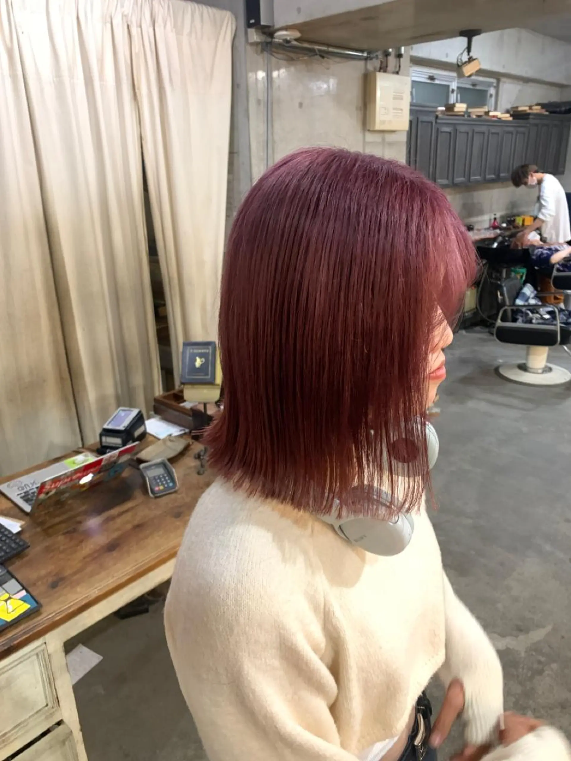 ミディアム カラー ヘアアレンジ メンズ キッズ ショートボブ ミディアムパーマ メンズバレイヤージュ メンズブリーチ メンズハイライト ヘアカラー 🌈難波🌈ベージュ カラー【ヒロム】のヘアスタイル