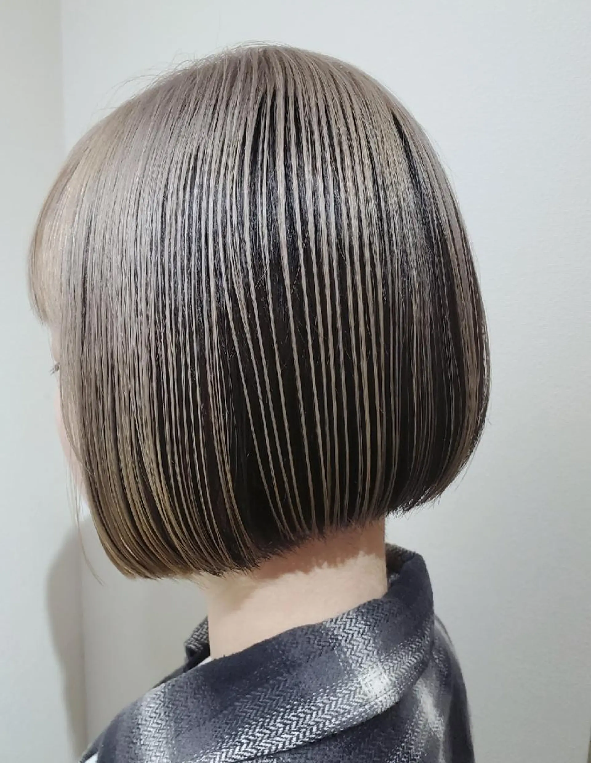 カラー ショート マネージャー 西村優子のヘアスタイル